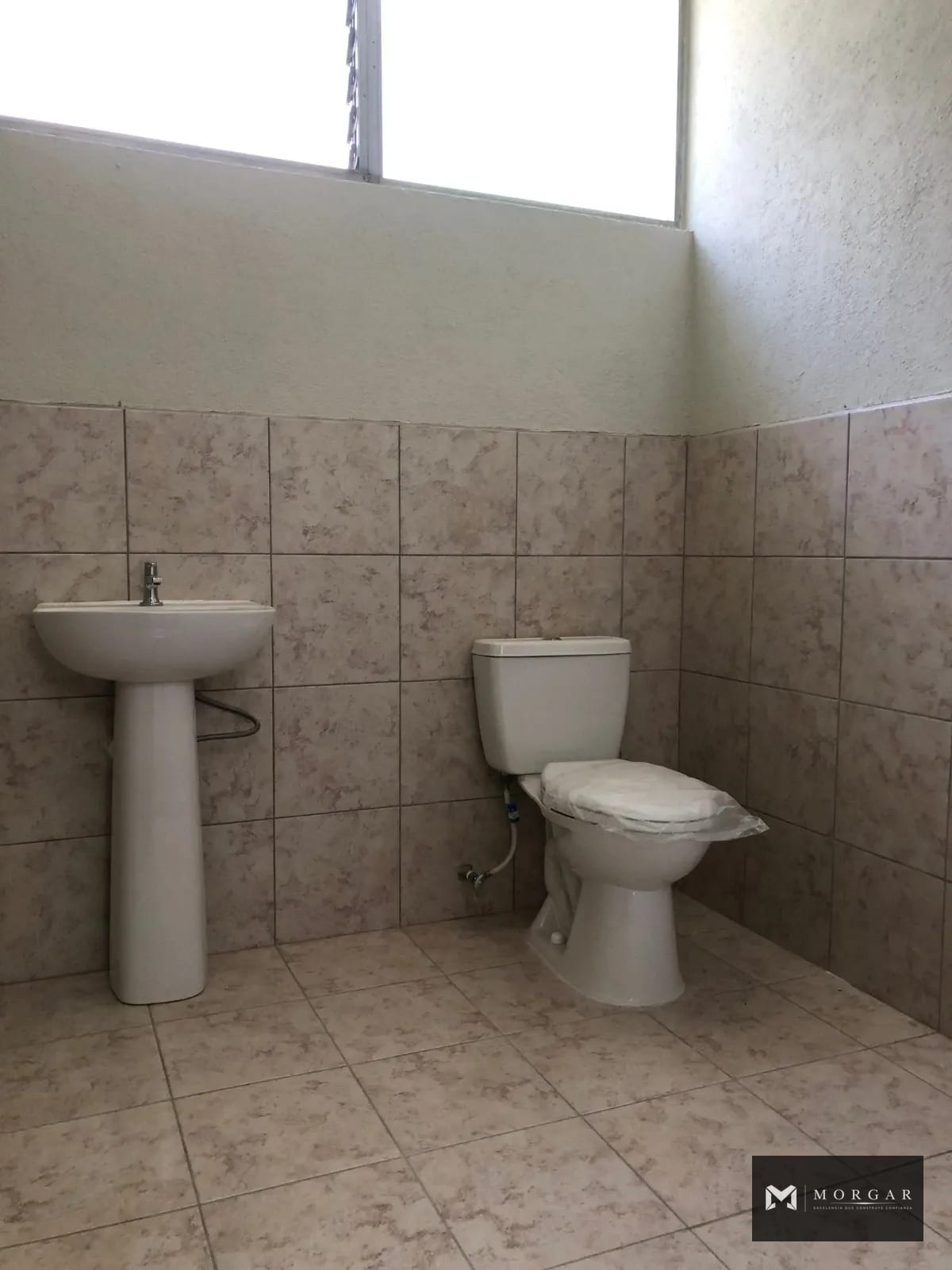 Casa para oficina en alquiler en Zona 10 de 385 m² por $3,250 — Casa en Alquiler en Zona 10, Guatemala, Ciudad — foto 5 de 7
