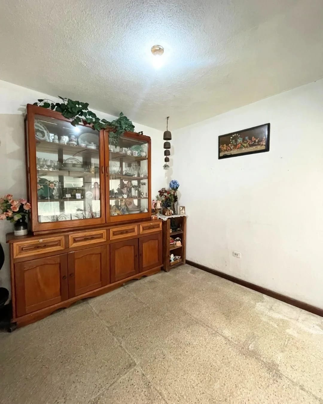 Casa en Venta Zona 7 Calzado Mateo Flores para Oficinas o Vivienda — Casa en Venta en Zona 7, Guatemala, Ciudad — foto 2 de 13