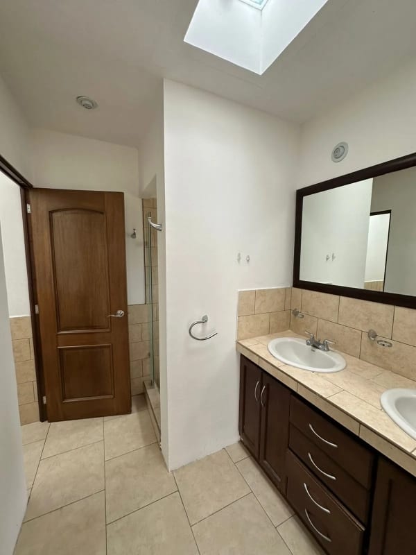 Casa en Venta Bouganvilias de Arrazola — Casa en Venta en Bouganbilias de Arrazola, Carretera a El Salvador, Guatemala, Ciudad — foto 5 de 10