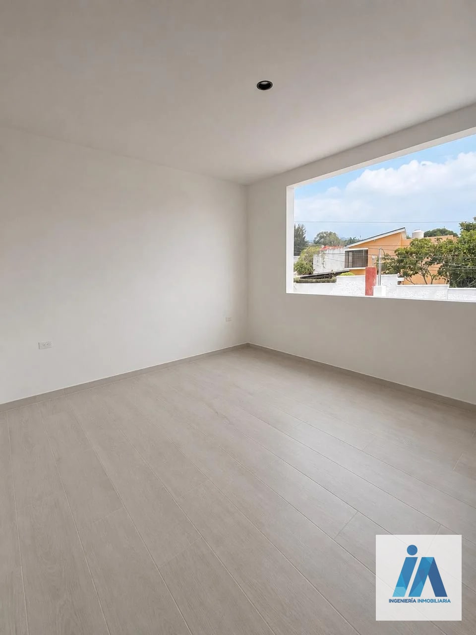 CASA NUEVA EN VENTA📍Residenciales La Isla, San Cristóbal Zona 8 de Mixco - 3