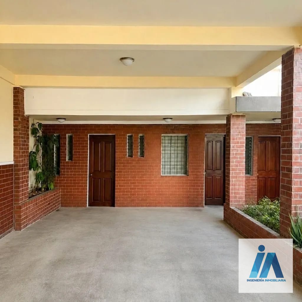 CASA EN VENTA 📍 Condominio Pinares de San Cristóbal, Zona 8 de Mixco — Casa en Venta en Pinares de San Cristobal, Zona 8 Mixco, Guatemala, Ciudad — foto 1 de 6