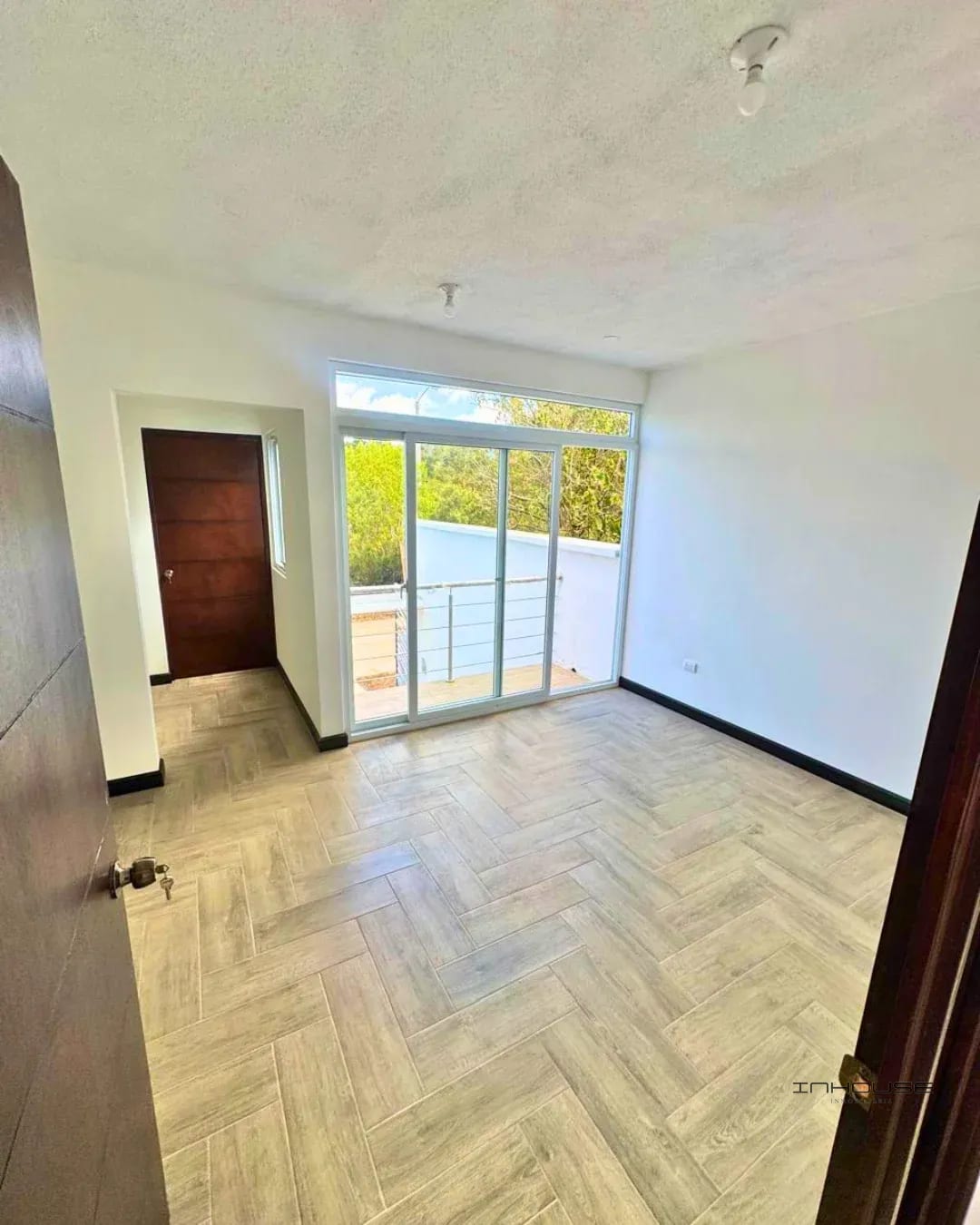 CASA EN VENTA EN ZONA 16 PARA ESTRENA — Casa en Venta en Hacienda Real, Zona 16, Guatemala, Ciudad — foto 4 de 12