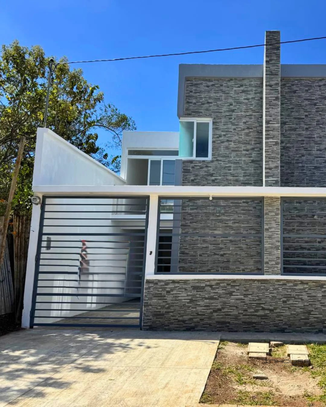 CASA EN VENTA EN ZONA 16 PARA ESTRENA - 1