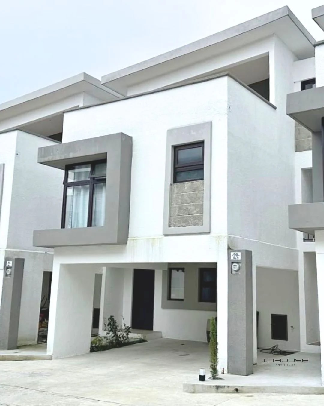 CASA EN VENTA EN SERENA DE ARRAZOLA - 2