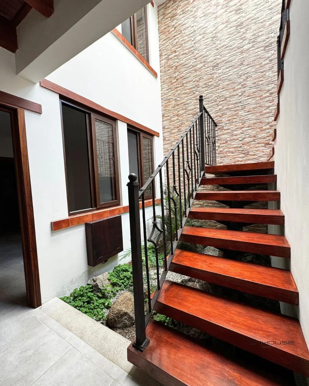 CASA EN VENTA EN ANTIGUA GARDENS — Casa en Venta en Antigua, Sacatepéquez — foto 3 de 9