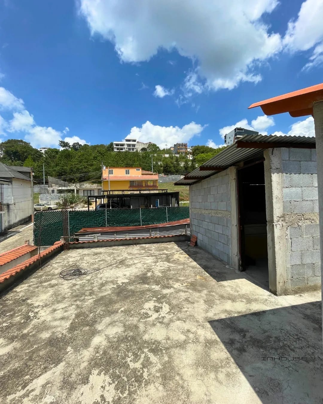 CASA DE UN NIVEL EN VENTA, ZONA 8 DE MIXCO, VALLES DE SAN CRISTÓBAL — Casa en Venta en Zona 8 Mixco, Guatemala, Ciudad — foto 1 de 10