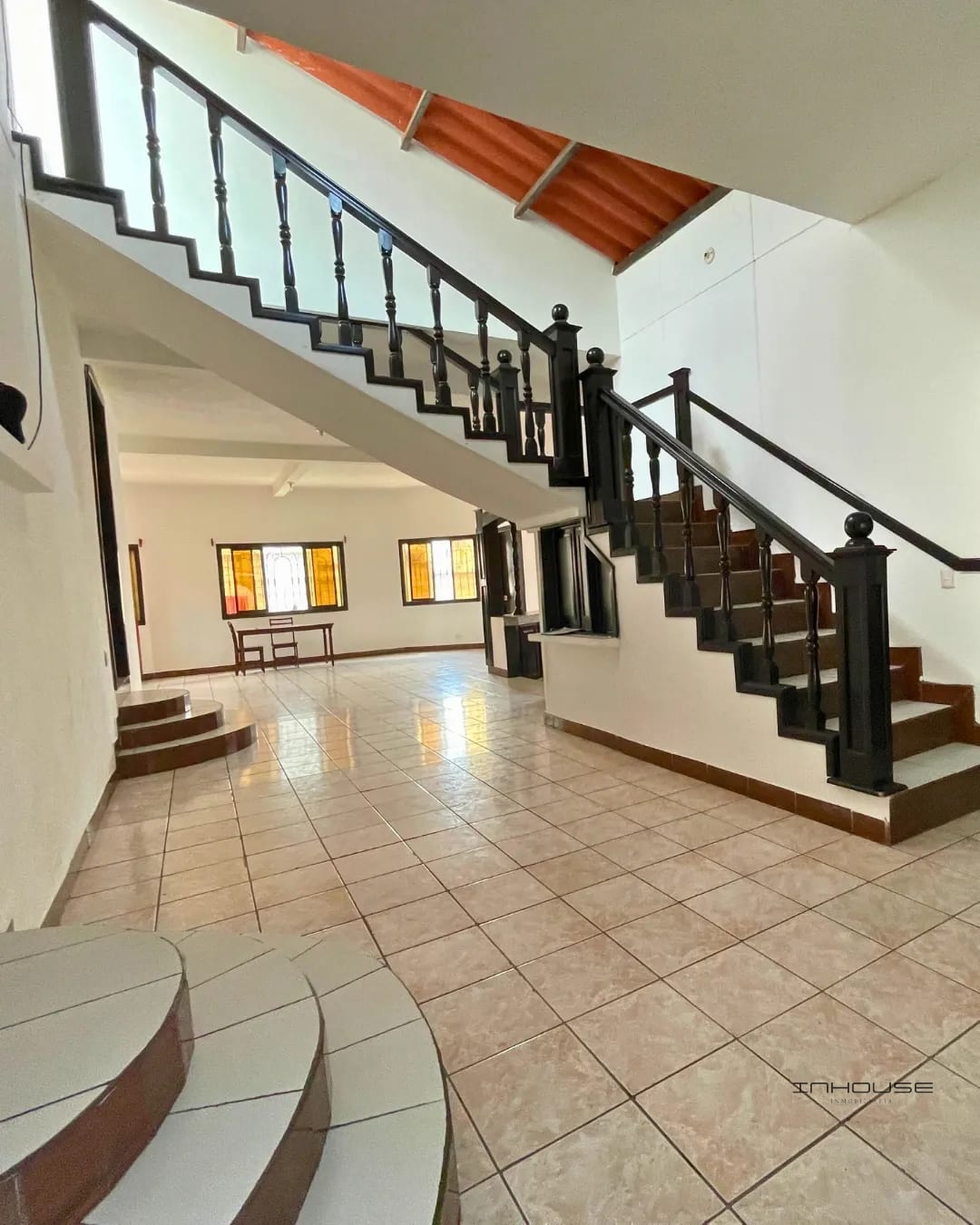 CASA DE UN NIVEL EN VENTA, ZONA 8 DE MIXCO, VALLES DE SAN CRISTÓBAL — Casa en Venta en Zona 8 Mixco, Guatemala, Ciudad — foto 4 de 10
