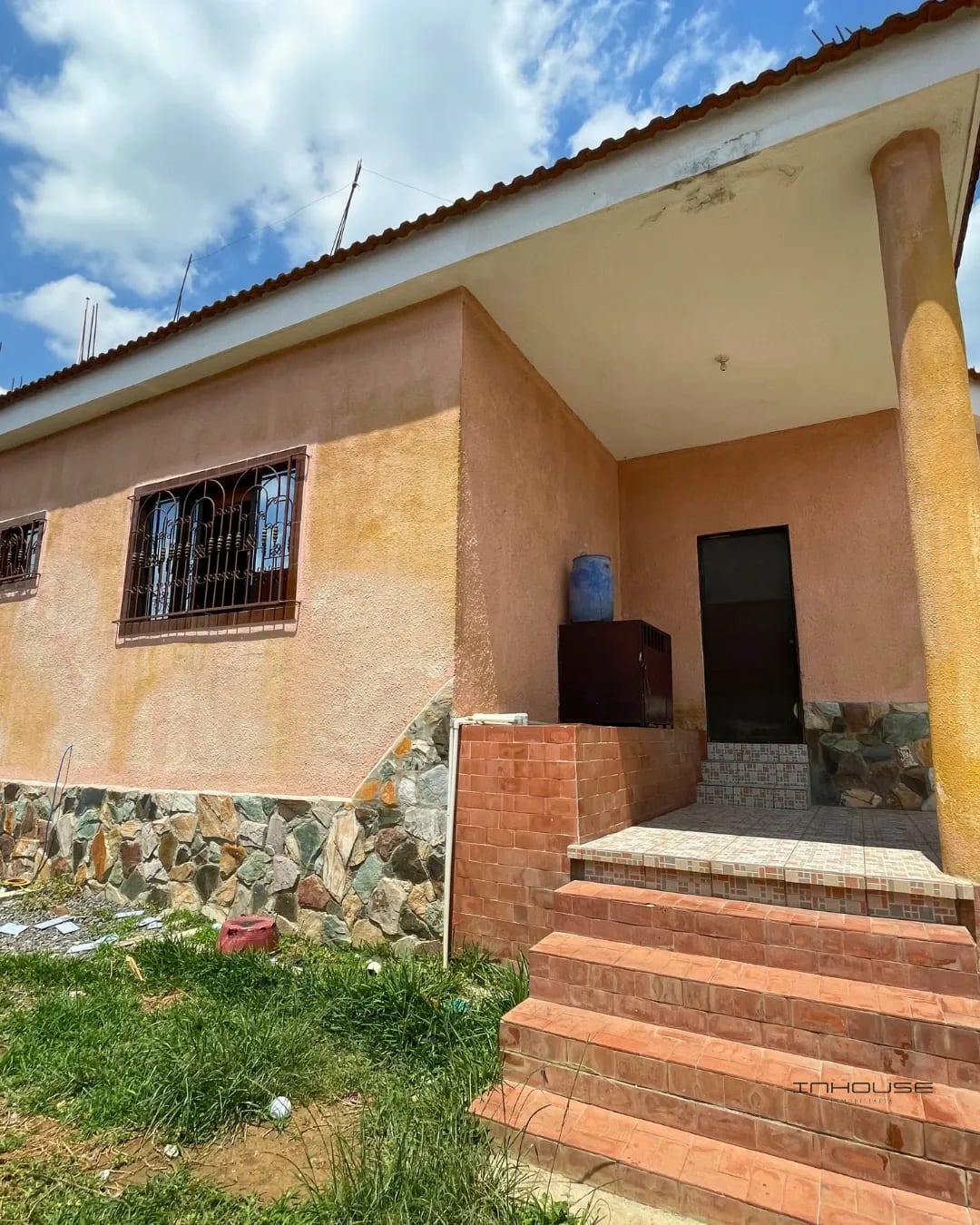CASA EN RENTA, DE UN NIVEL EN ZONA 8 DE MIXCO, VALLES DE SAN CRISTÓBAL — Casa en Alquiler en Zona 8 Mixco, Guatemala, Ciudad — foto 9 de 10