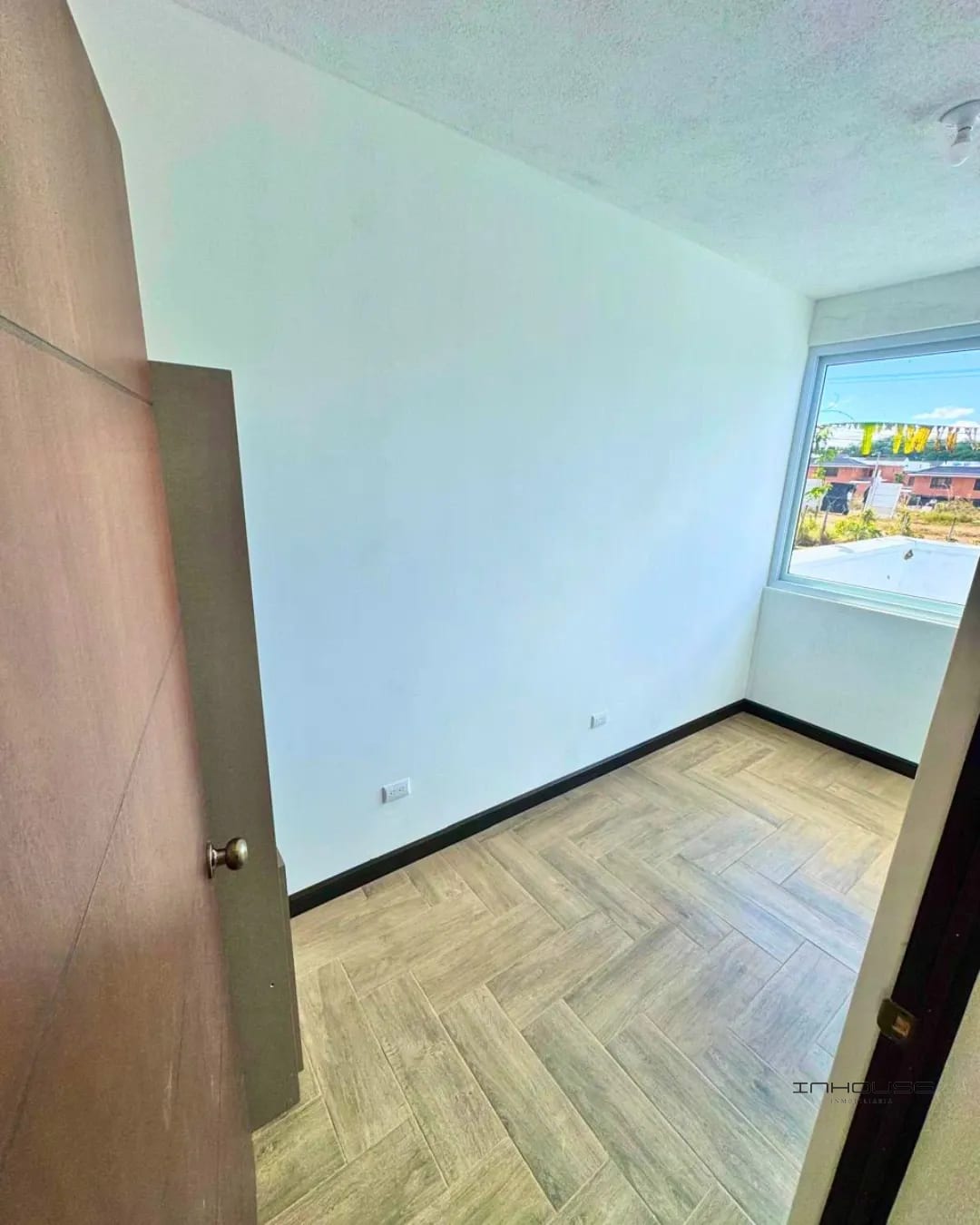 CASA EN VENTA EN ZONA 16 PARA ESTRENAR — Casa en Venta en Zona 16, Guatemala, Ciudad — foto 1 de 12