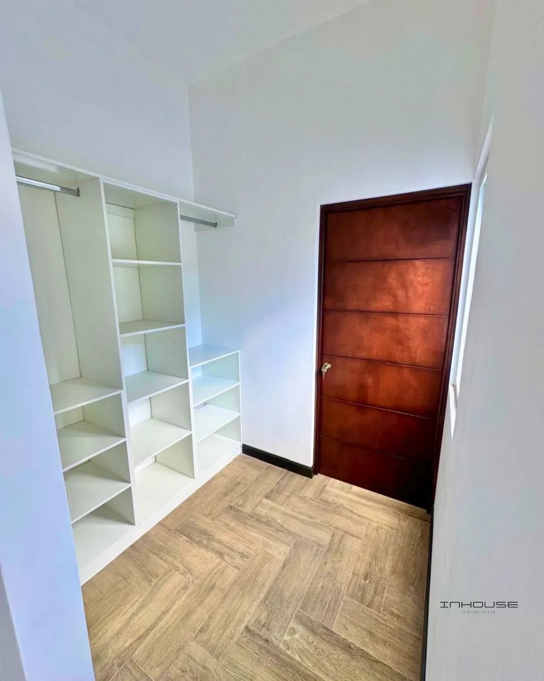 CASA EN VENTA EN ZONA 16 PARA ESTRENAR — Casa en Venta en Zona 16, Guatemala, Ciudad — foto 5 de 12