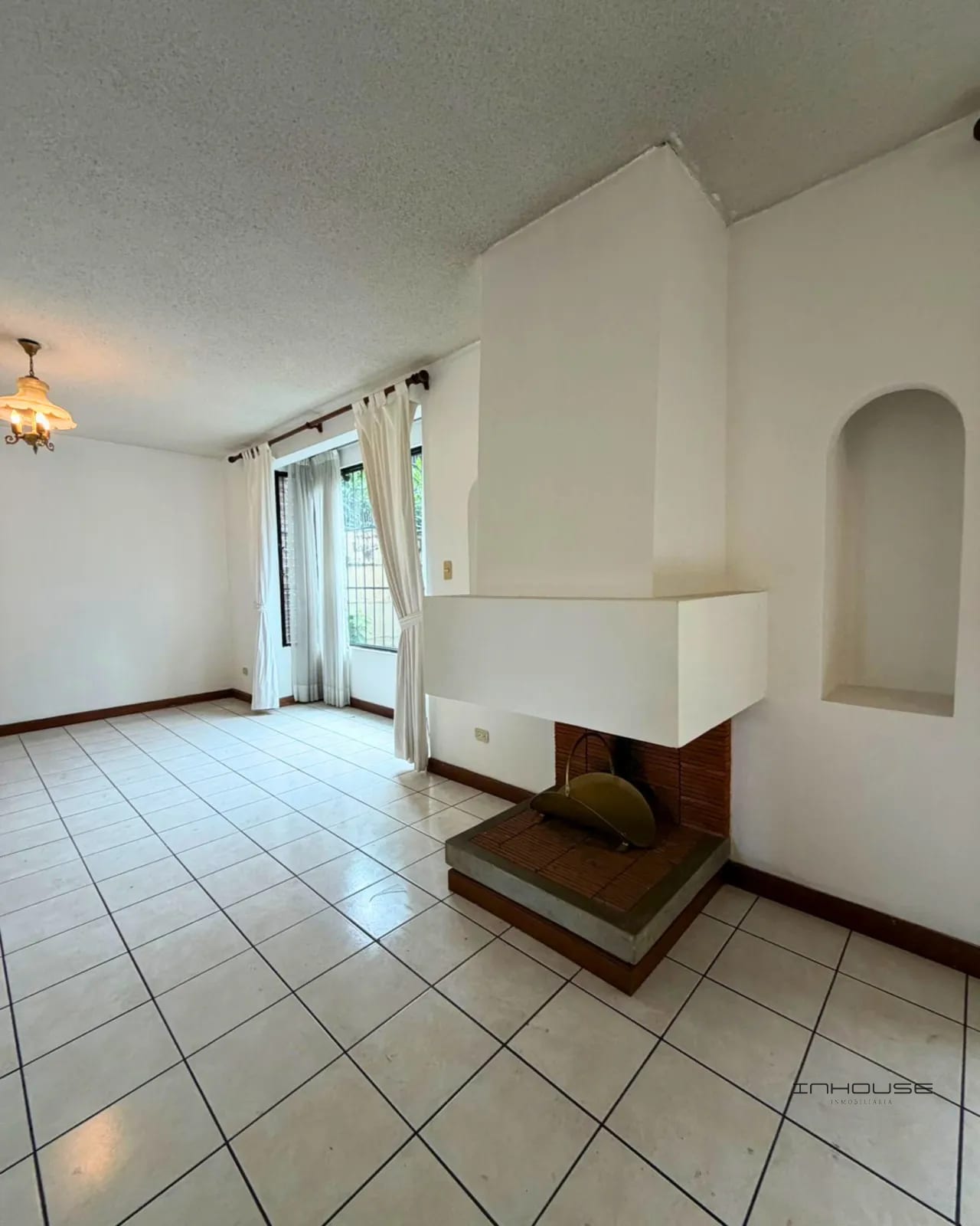 CASA EN VENTA EN KANAJUYU 2 - ZONA 16 — Casa en Venta en Kanajuyú, Zona 16, Guatemala, Ciudad — foto 4 de 10