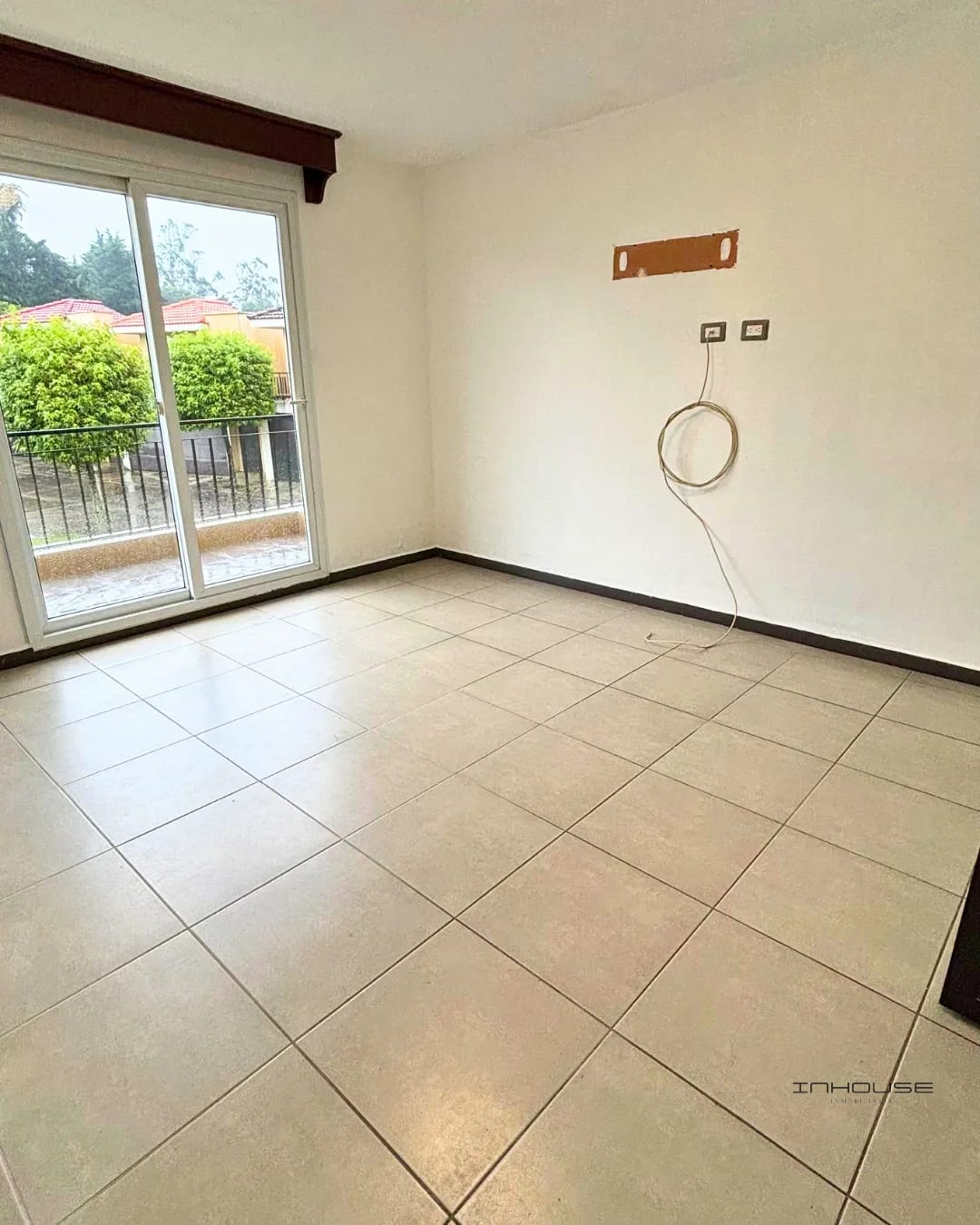 CASA EN VENTA CAES KM 19 -CUMBRES DE LA ARBOLEDA - — Casa en Venta en Carretera a El Salvador, Guatemala, Ciudad — foto 3 de 11