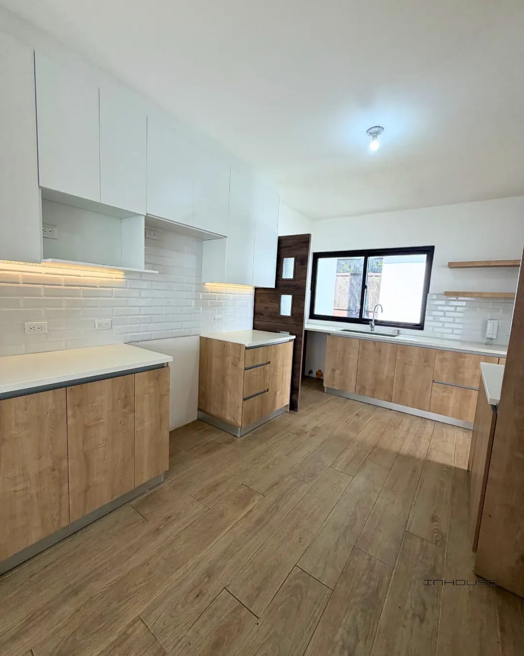 CASA EN VENTA CAES ARRAZOLA PARA ESTRENAR — Casa en Venta en Arrazola I, Carretera a El Salvador, Guatemala, Ciudad — foto 3 de 11