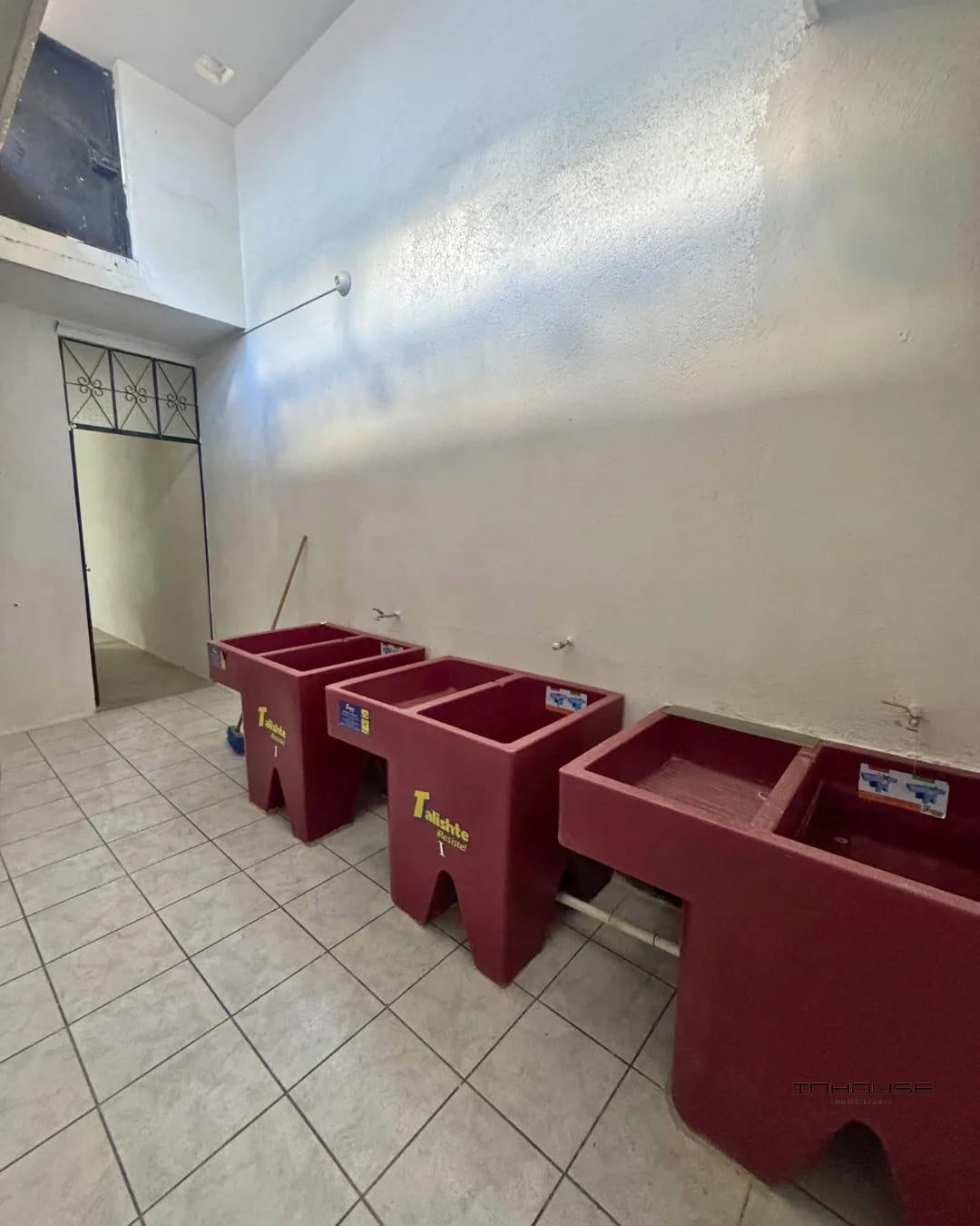 CASA EN VENTA EN ZONA 6 PARA USO COMERCIAL FRENTE A LA PARADA DEL TRANSMETRO — Casa en Venta en Zona 6, Guatemala, Ciudad — foto 11 de 12