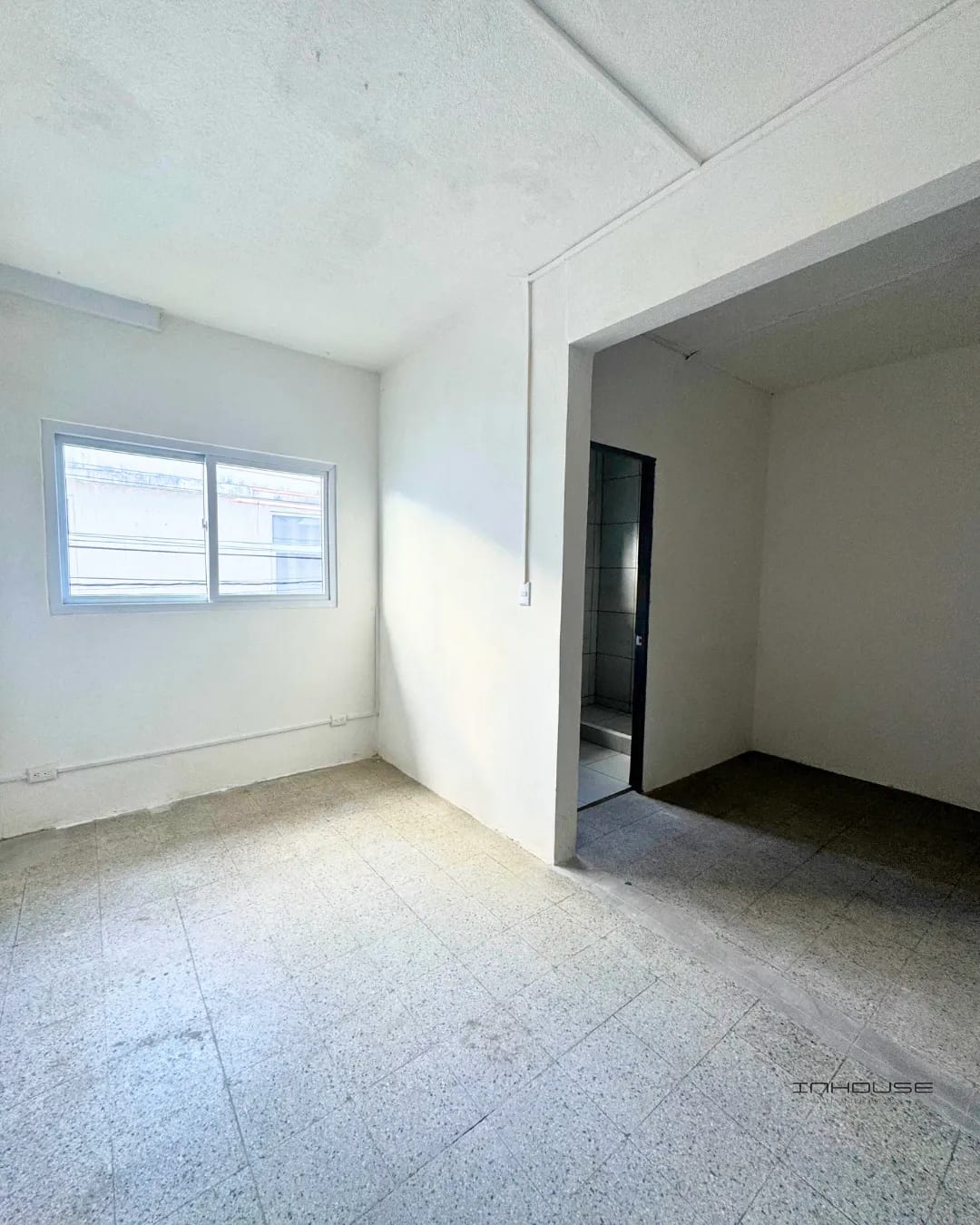 CASA EN VENTA EN ZONA 6 PARA USO COMERCIAL FRENTE A LA PARADA DEL TRANSMETRO — Casa en Venta en Zona 6, Guatemala, Ciudad — foto 7 de 12