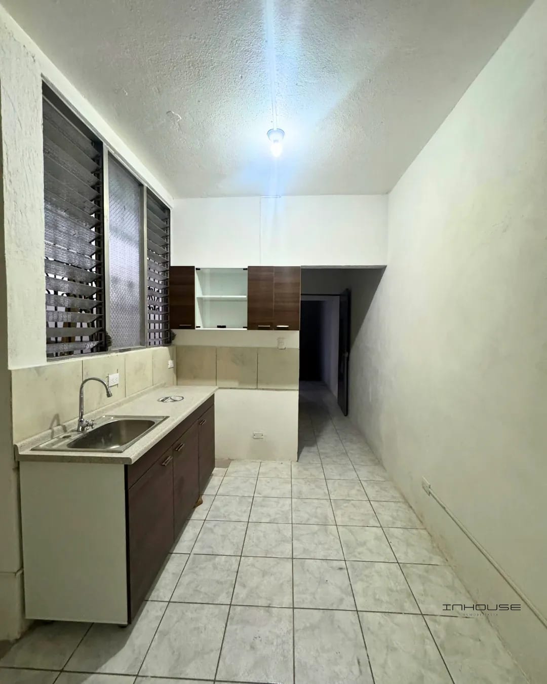 CASA EN VENTA EN ZONA 6 PARA USO COMERCIAL FRENTE A LA PARADA DEL TRANSMETRO — Casa en Venta en Zona 6, Guatemala, Ciudad — foto 12 de 12