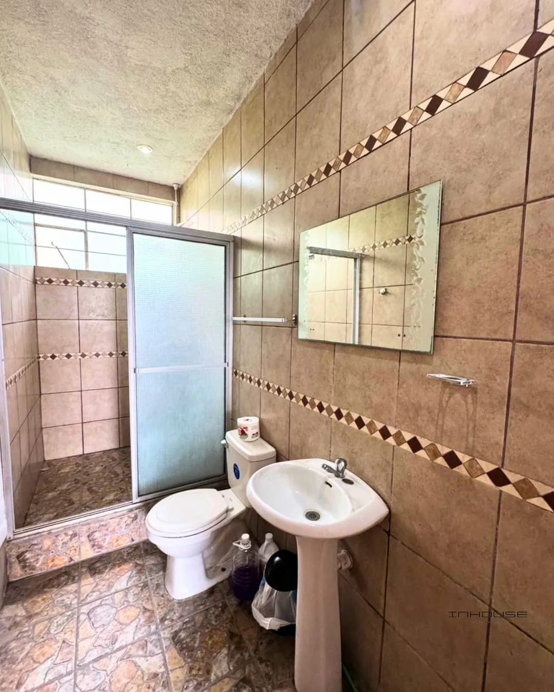 CASA EN RENTA ZONA 16 KANAJUYÚ — Casa en Alquiler en Kanajuyú, Zona 16, Guatemala, Ciudad — foto 4 de 9