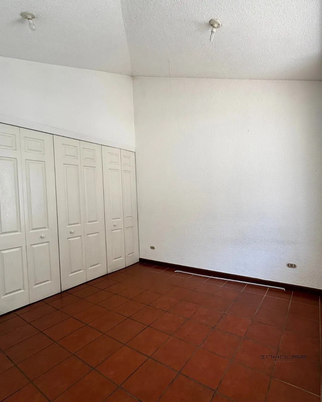 CASA EN VENTA EN SAN LUCAS — Casa en Venta en San Lucas Sacatepéquez, Sacatepéquez — foto 6 de 10