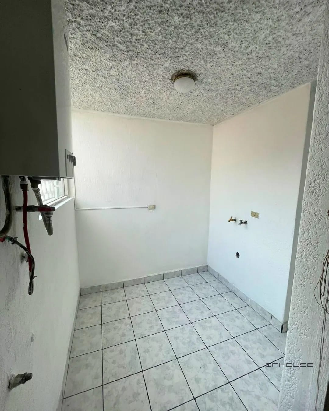 CASA EN RENTA EN ZONA 12 IDEAL PARA OFICINAS — Casa en Venta en Avenida Petapa, Zona 12, Guatemala, Ciudad — foto 8 de 10