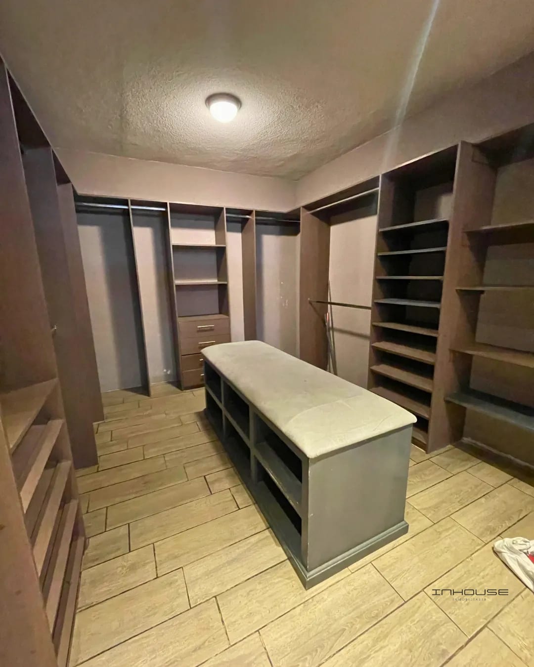 CASA EN VENTA EN VILLA NUEVA, LLANO ALTO DE UN NIVEL — Casa en Venta en alamedas de santa clara, Villa Nueva, Guatemala, Ciudad — foto 3 de 10