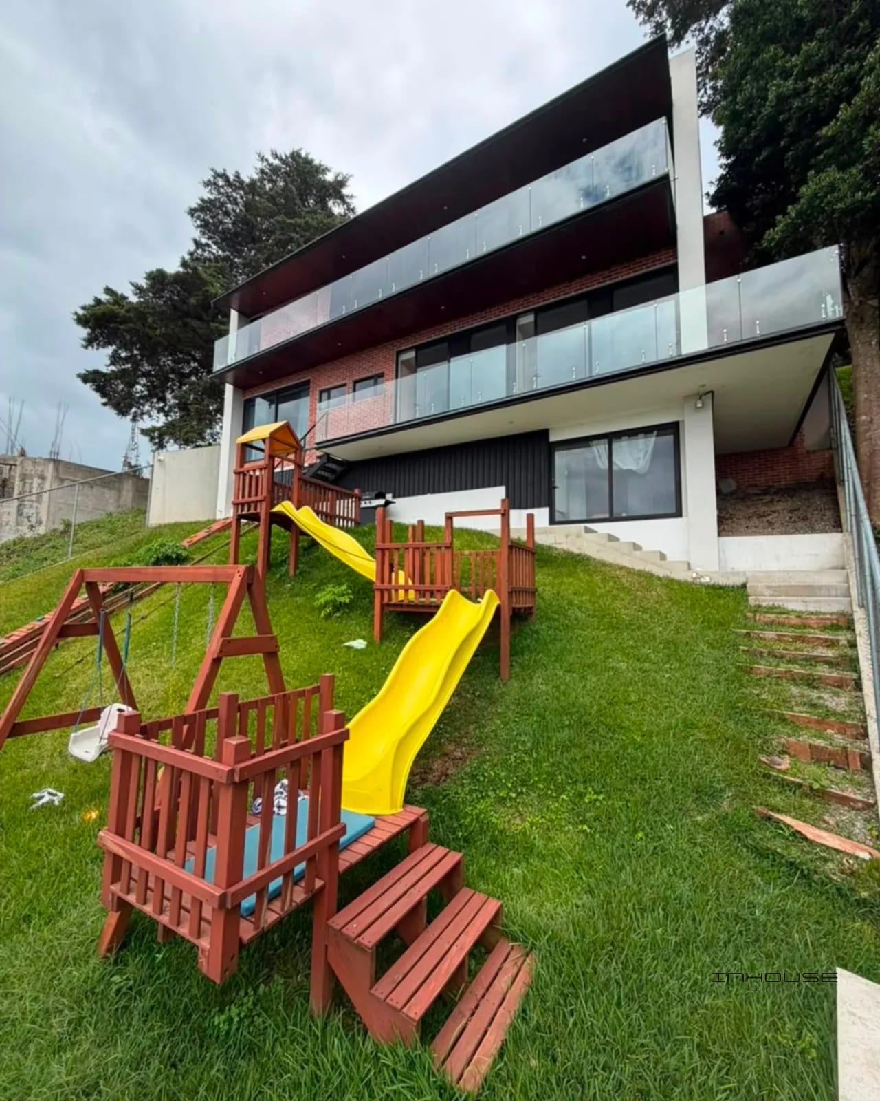 CASA EN VENTA EN CAES KM 9.5 MONTEBELLO — Casa en Venta en Montebello II, Carretera a El Salvador, Guatemala, Ciudad — foto 1 de 10