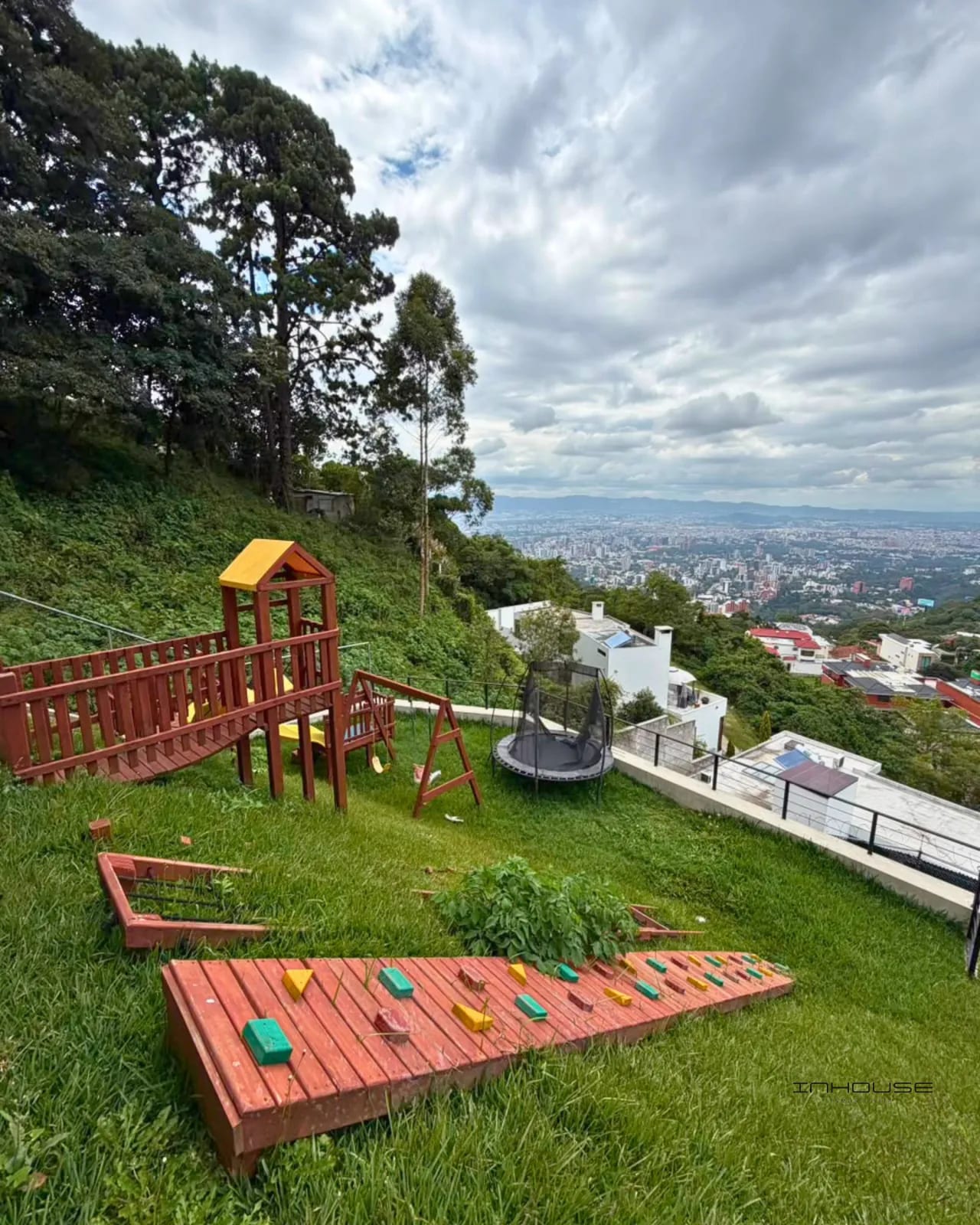 CASA EN VENTA EN CAES KM 9.5 MONTEBELLO — Casa en Venta en Montebello II, Carretera a El Salvador, Guatemala, Ciudad — foto 8 de 10
