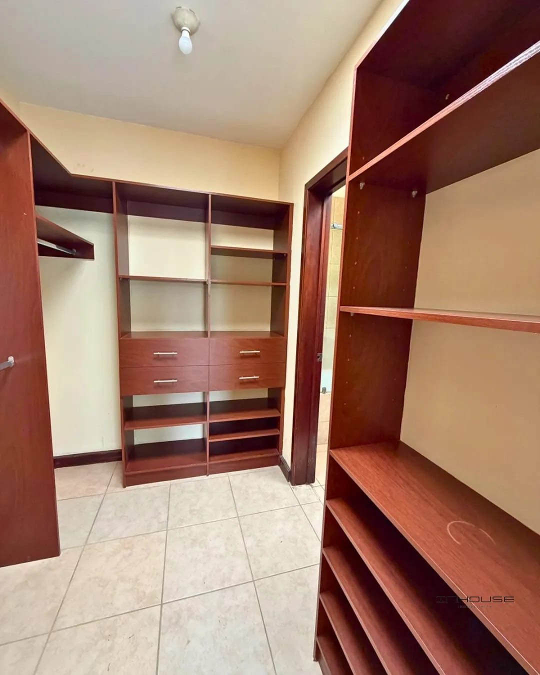 Casa en Venta en Zona 16 Ensenada de San Isidro — Casa en Venta en Zona 16, Guatemala, Ciudad — foto 9 de 11
