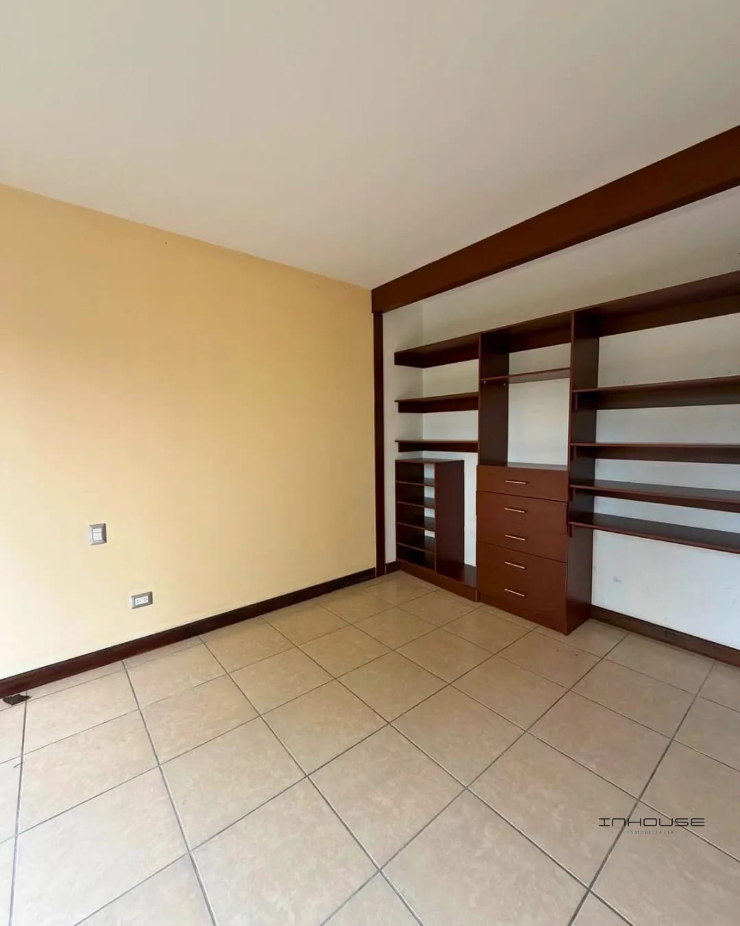 Casa en Venta en Zona 16 Ensenada de San Isidro — Casa en Venta en Zona 16, Guatemala, Ciudad — foto 8 de 11