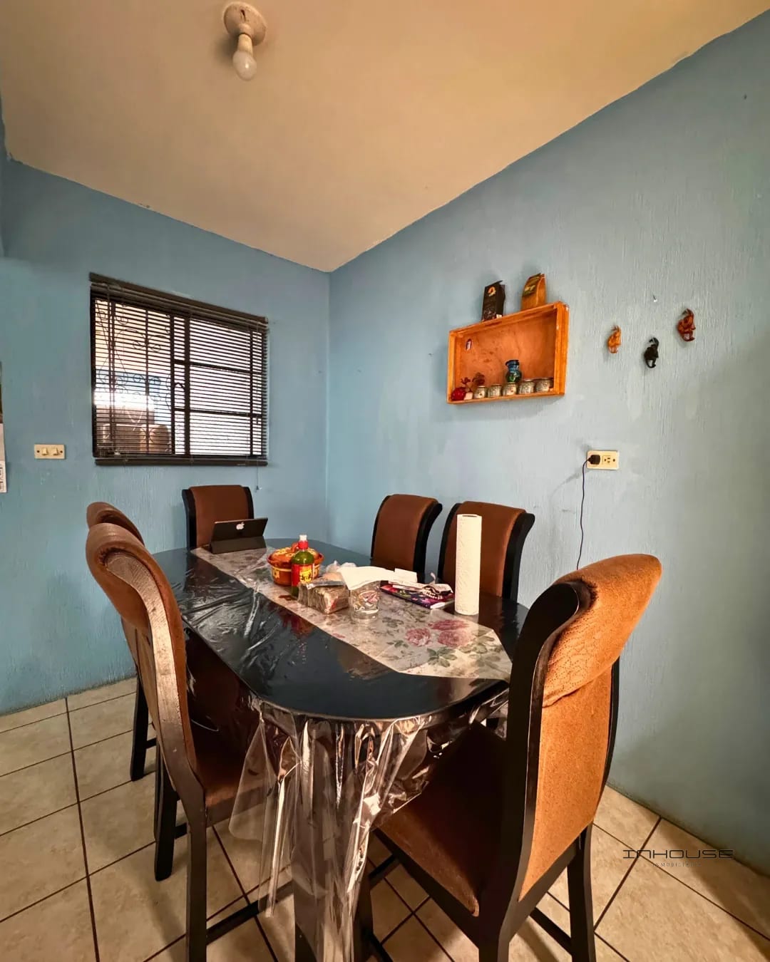 Casa en Venta en Zona 21, de un Nivel - Fuera de Garita - — Casa en Venta en Zona 21, Guatemala, Ciudad — foto 2 de 9