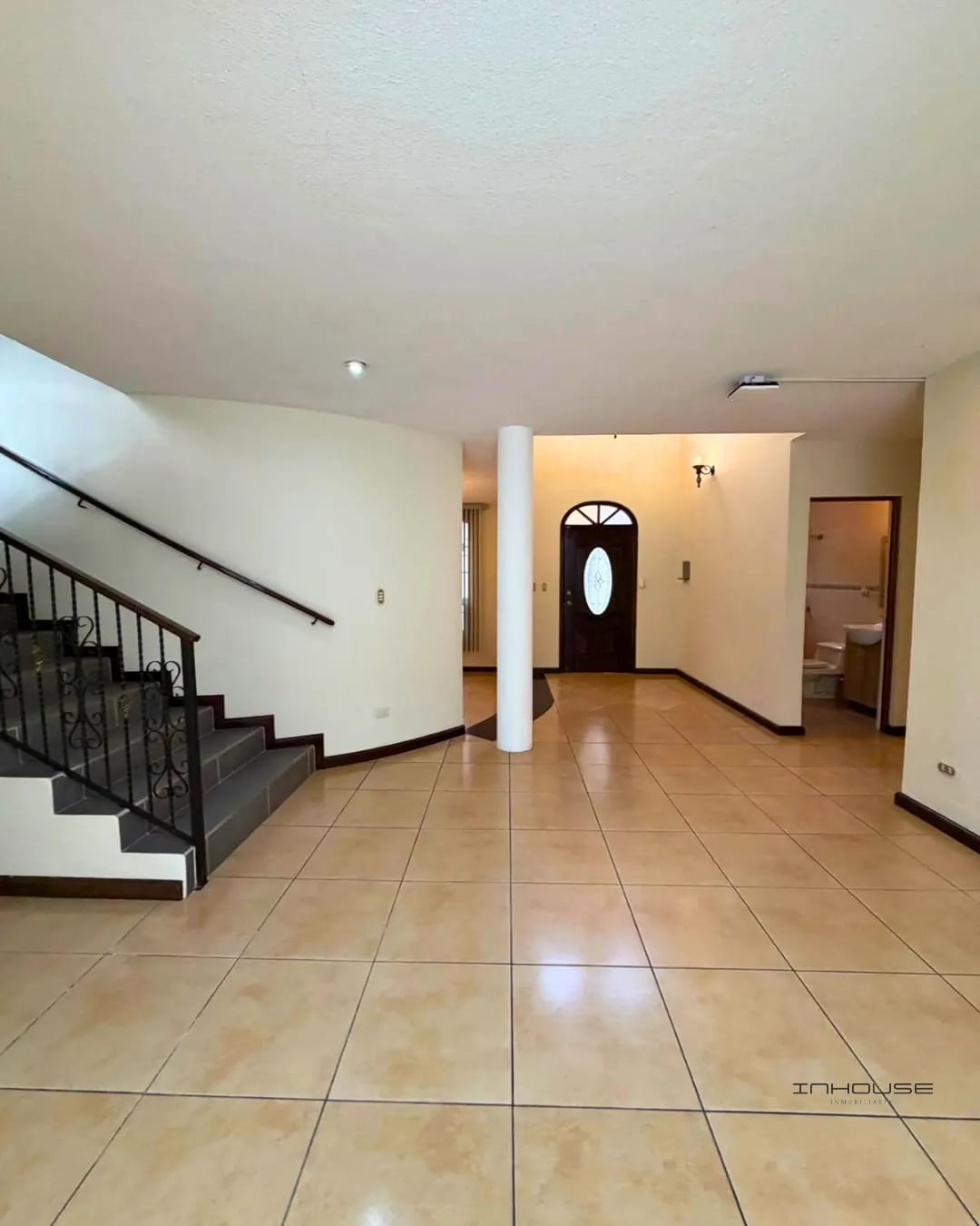 Casa en Venta en Zona 16 Jardines de San Isidro — Casa en Venta en Jardines de San Isidro, Zona 16, Guatemala, Ciudad — foto 3 de 10