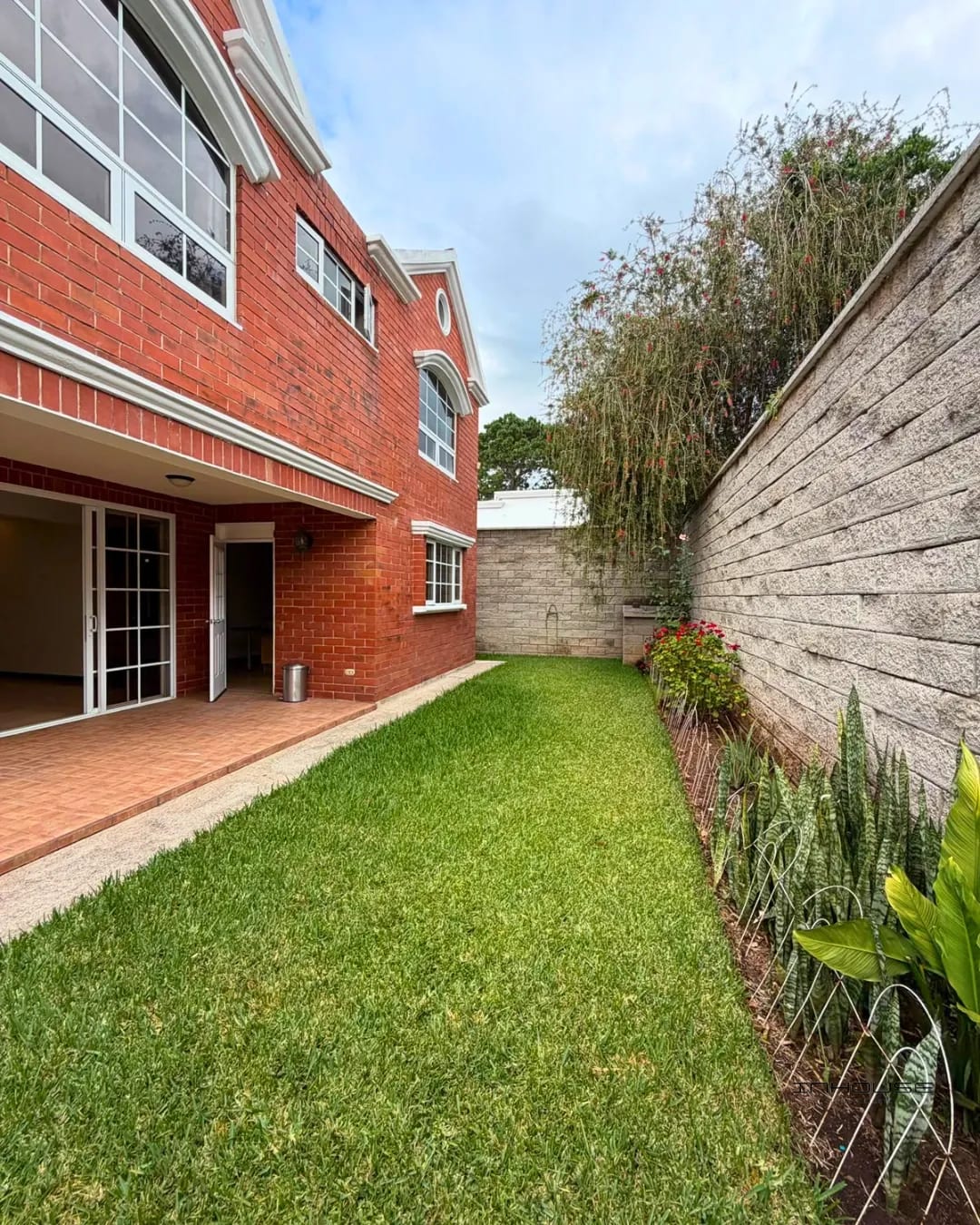 Casa en Venta en Zona 16 Jardines de San Isidro — Casa en Venta en Jardines de San Isidro, Zona 16, Guatemala, Ciudad — foto 6 de 10