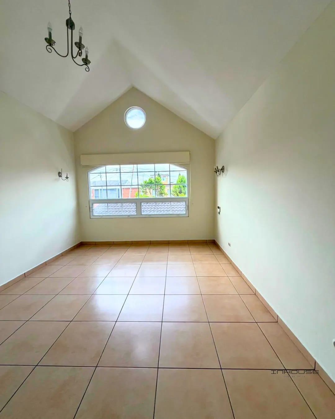 Casa en Venta en Zona 16 Jardines de San Isidro — Casa en Venta en Jardines de San Isidro, Zona 16, Guatemala, Ciudad — foto 10 de 10