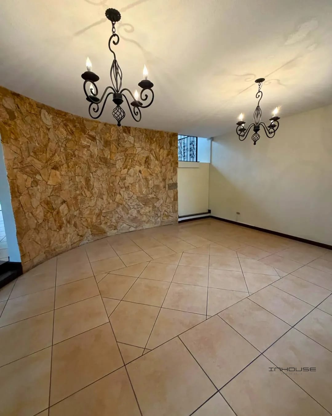 Casa en Renta en Zona 16 Jardines de San Isidro — Casa en Alquiler en Zona 16, Guatemala, Ciudad — foto 8 de 10