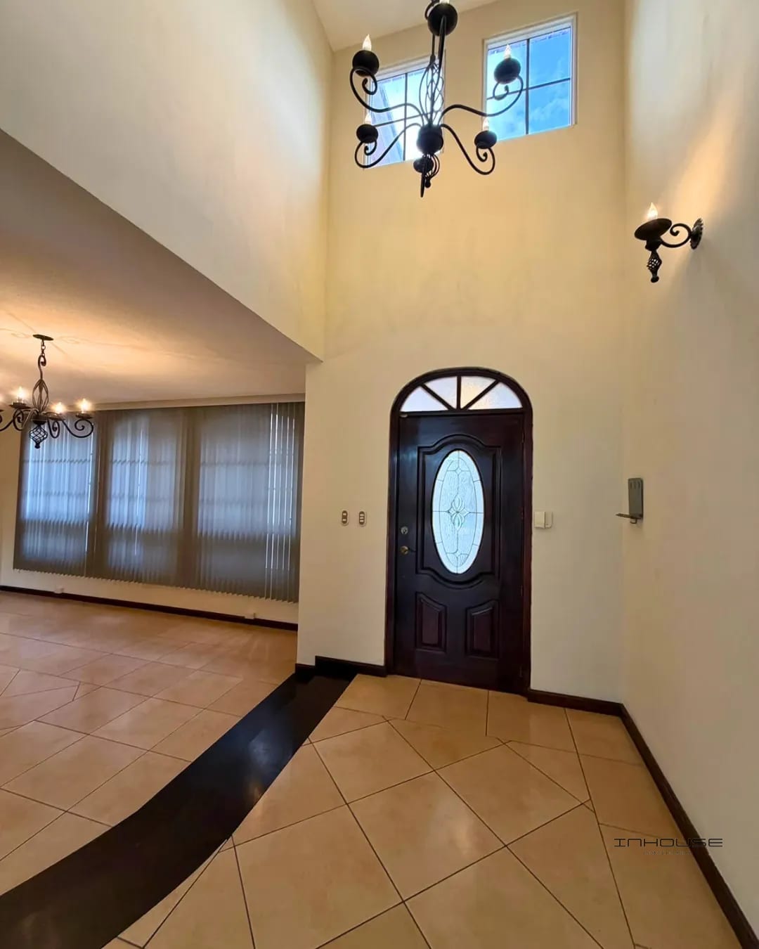 Casa en Renta en Zona 16 Jardines de San Isidro — Casa en Alquiler en Zona 16, Guatemala, Ciudad — foto 9 de 10