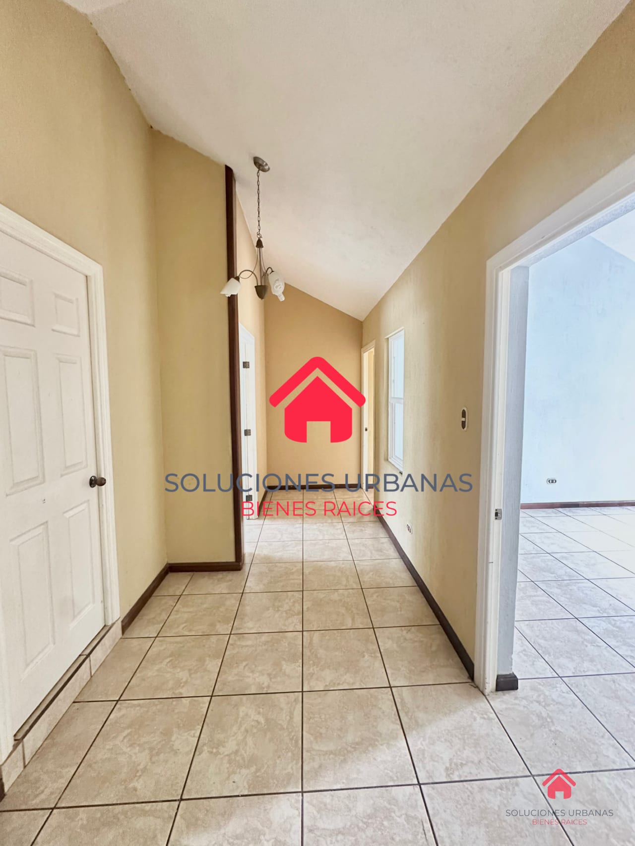 CASA ARRAZOLA CON LINDO JARDÍN / OPCIÓN DE COMPRA CON TERRENO ADICIONAL — Casa en Venta en Carretera a El Salvador, Guatemala, Ciudad — foto 6 de 8