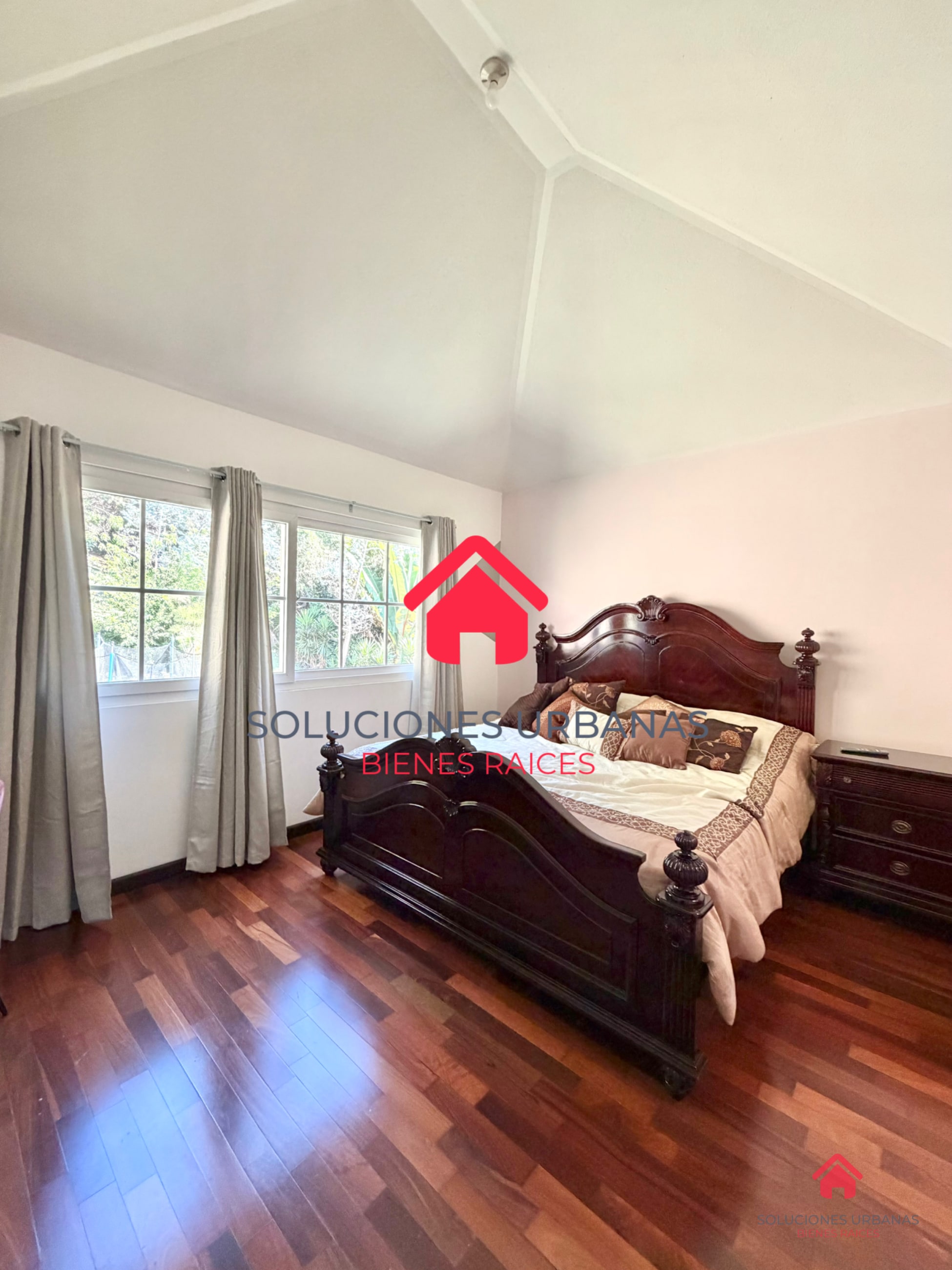 LINDA CASA COLINAS DE CASTEL — Casa en Venta en Colinas de Castel, Carretera a El Salvador, Guatemala, Ciudad — foto 6 de 10