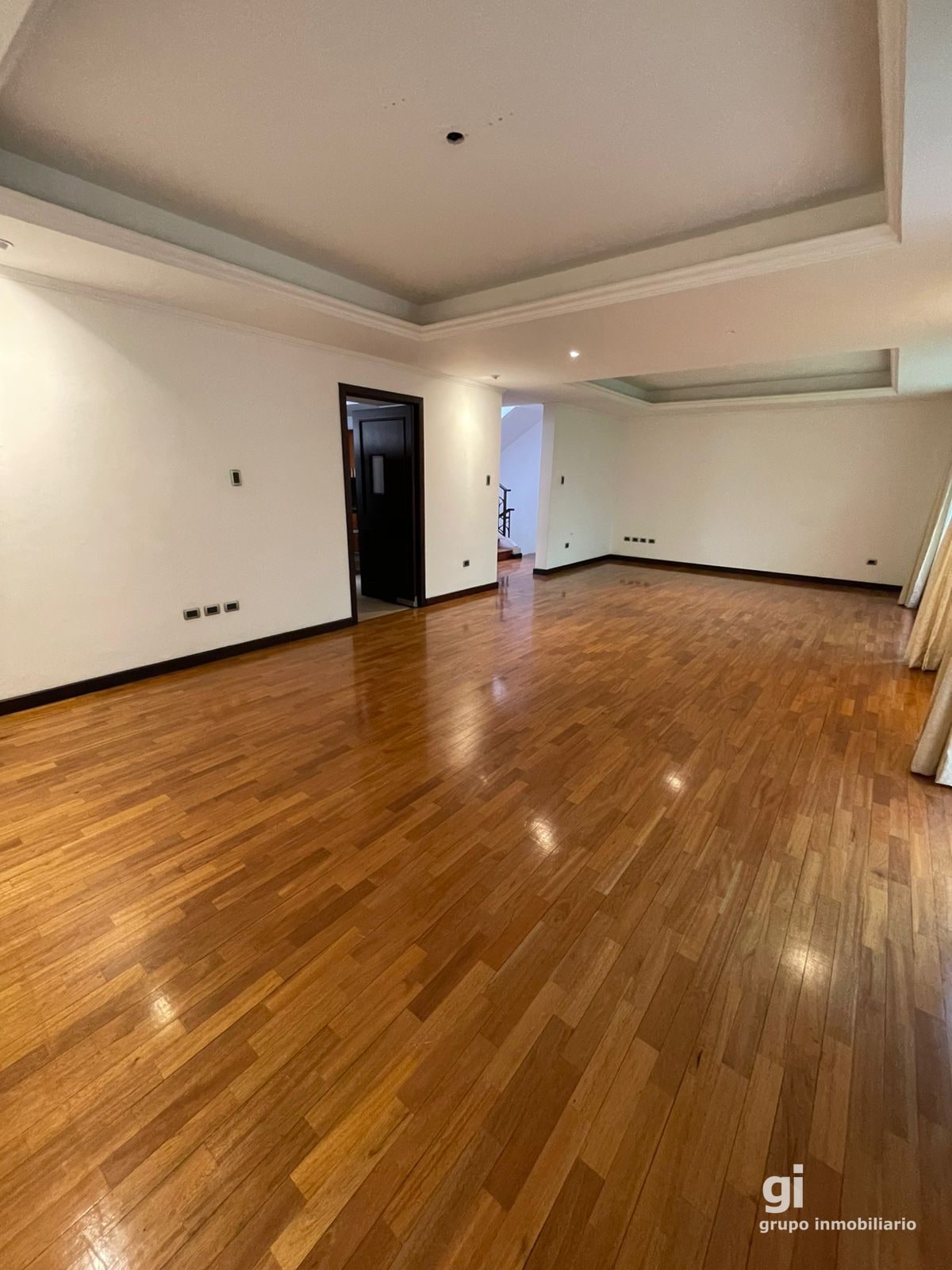 Casa en Venta en Condominio Exclusivo Zona 10 - 7
