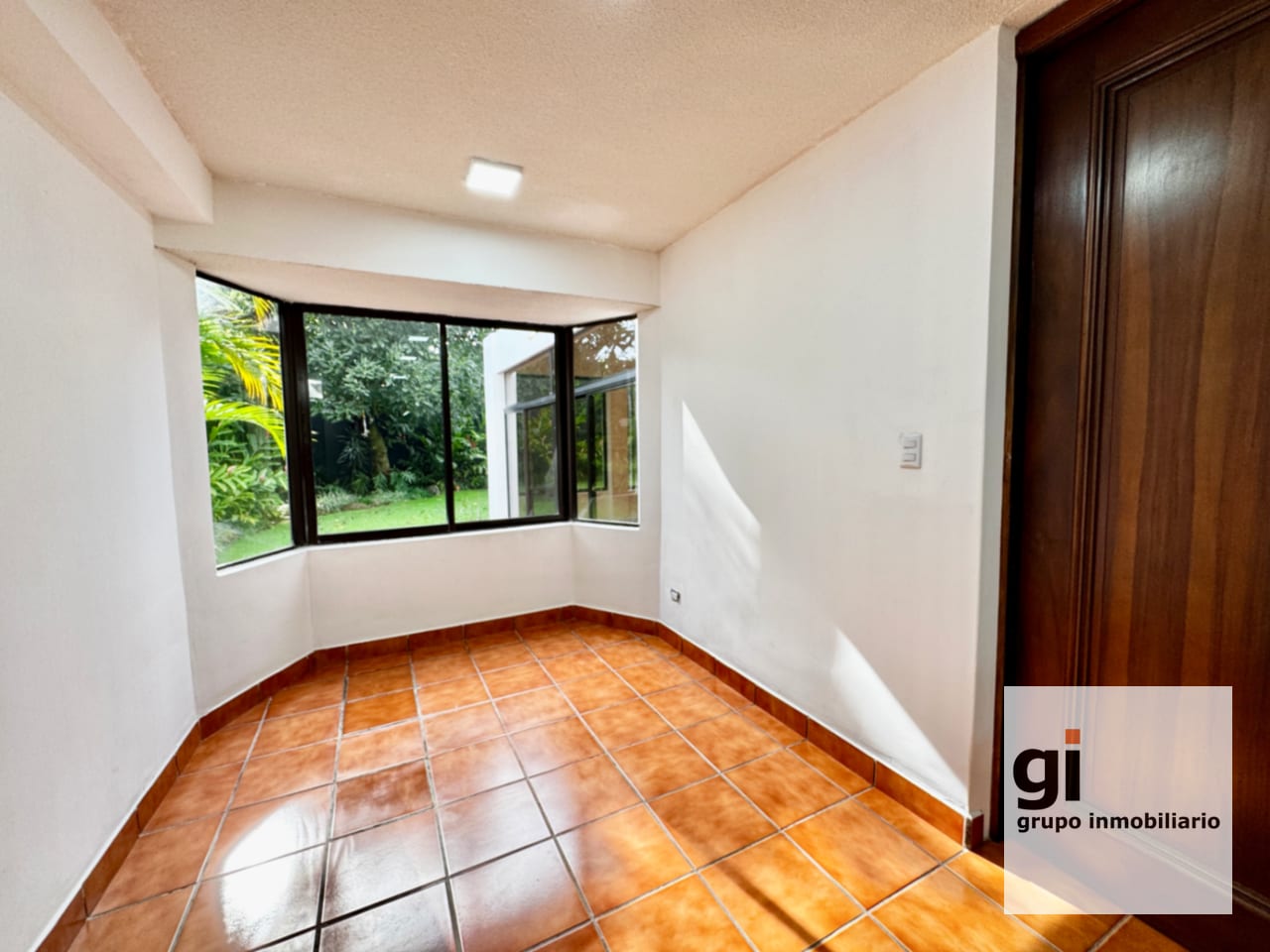 Casa en alquiler para oficinas o vivienda, zona 14. La Villa — Casa en Alquiler en Zona 14, Guatemala, Ciudad — foto 7 de 16