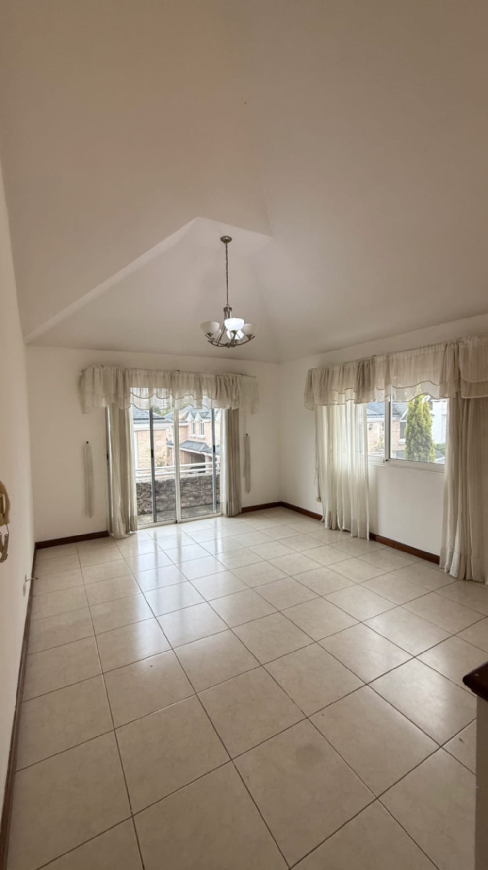 Casa en renta dentro de condominio zona 14 — Casa en Alquiler en Zona 14, Guatemala, Ciudad — foto 7 de 16