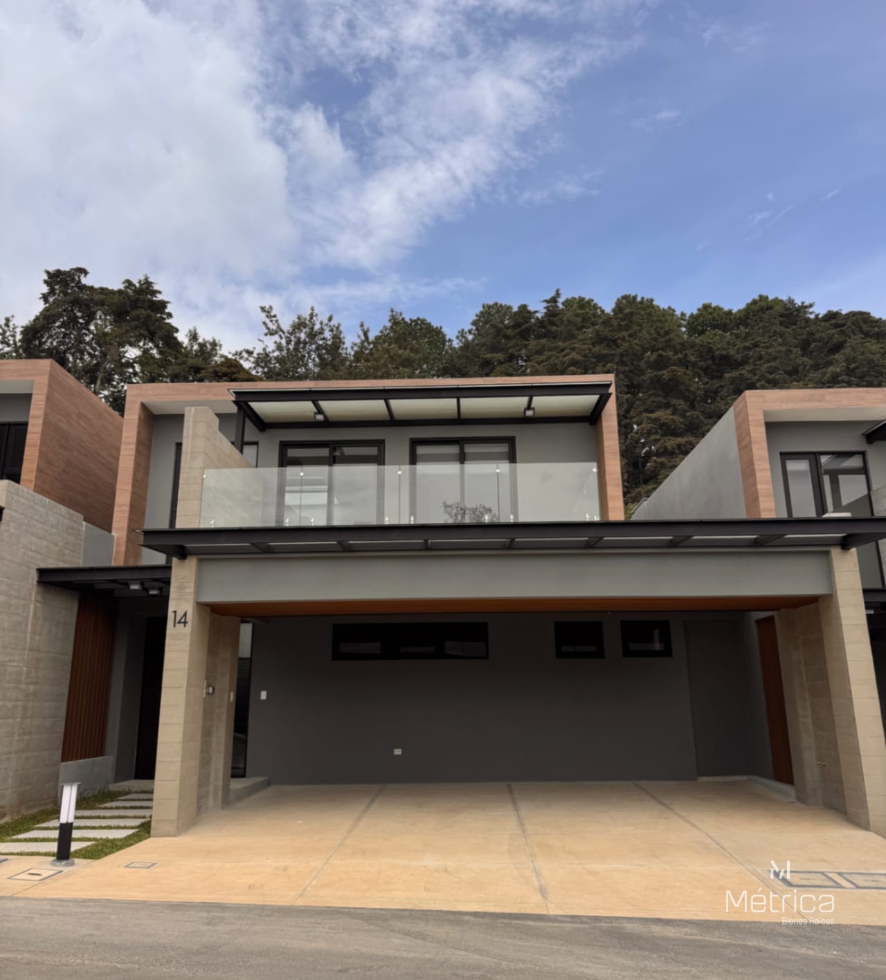 Casa en renta para estrenar en Lugana de San Isidro zona 16 — Casa en Alquiler en Zona 16, Guatemala, Ciudad — foto 1 de 17