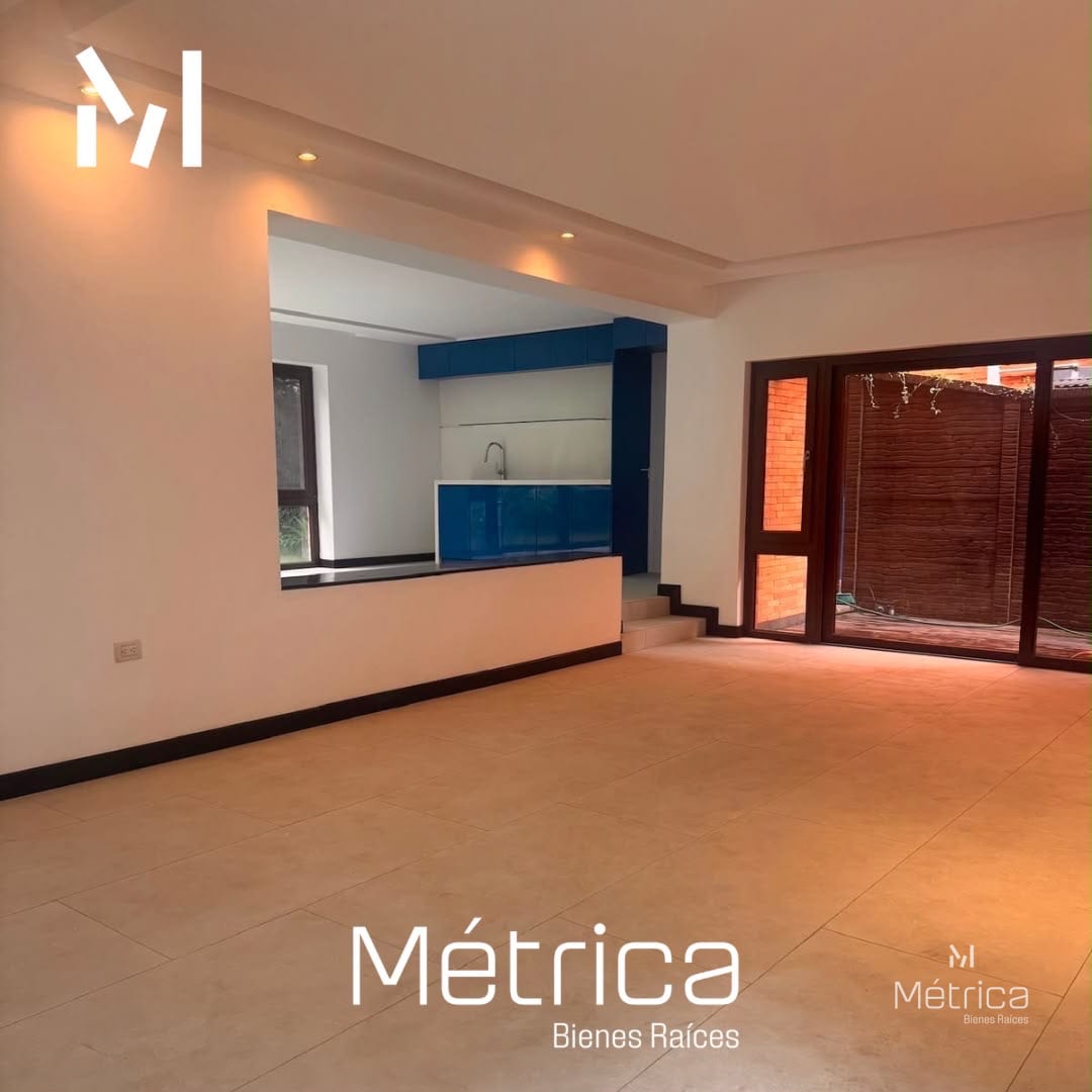 Casa en renta con remodelación Condominio La Joya zona 10 — Casa en Alquiler en Zona 10, Guatemala, Ciudad — foto 3 de 10