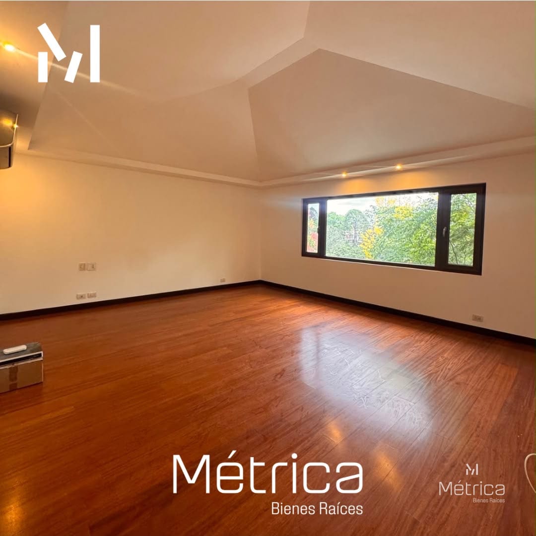 Casa en renta con remodelación Condominio La Joya zona 10 — Casa en Alquiler en Zona 10, Guatemala, Ciudad — foto 5 de 10
