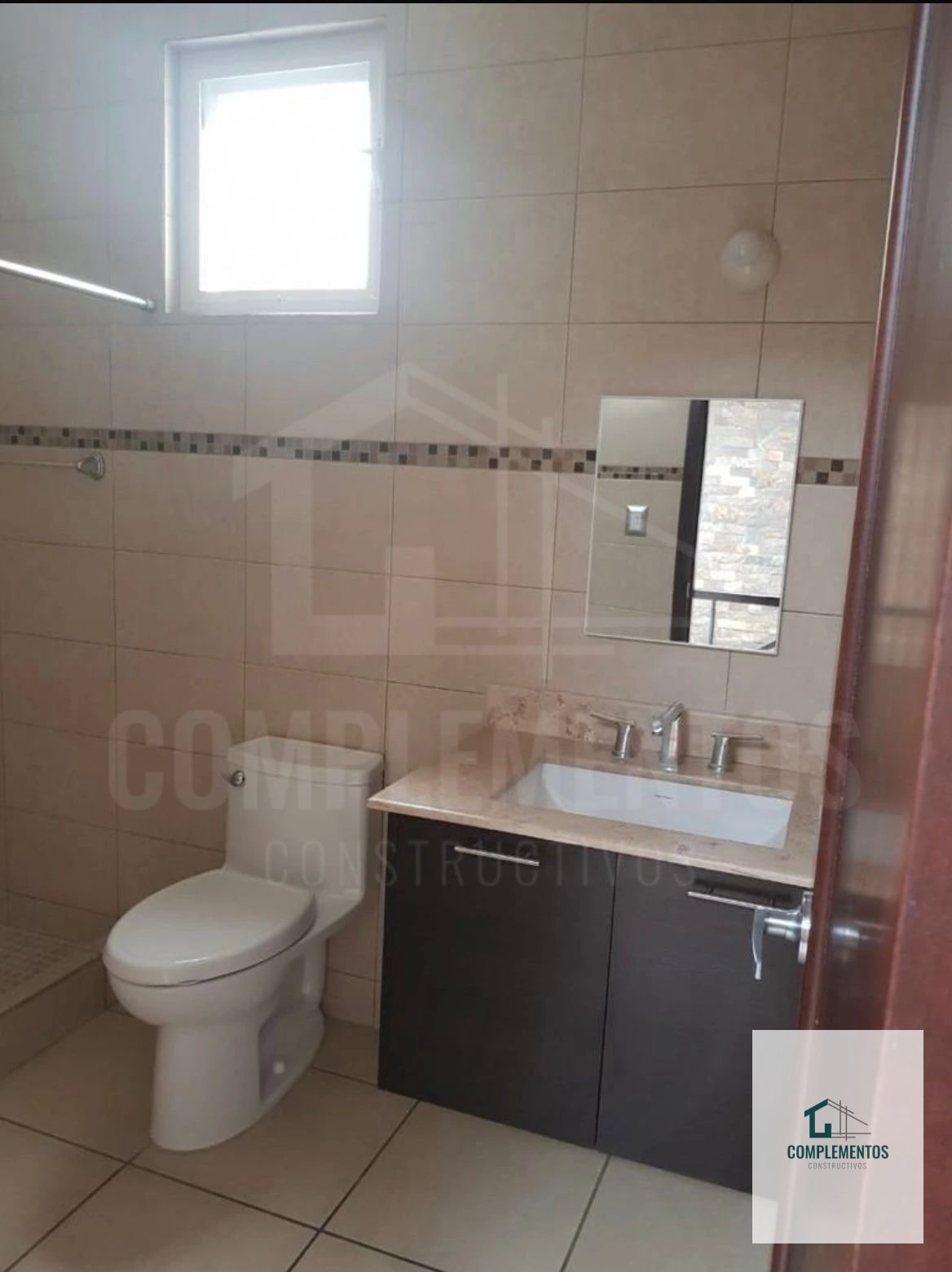 Ensenadas de San Isidro, Casa en Renta zona 16, 3hab. 215 m2 — Casa en Alquiler en Ensenada de San Isidro, Zona 16, Guatemala, Ciudad — foto 4 de 10