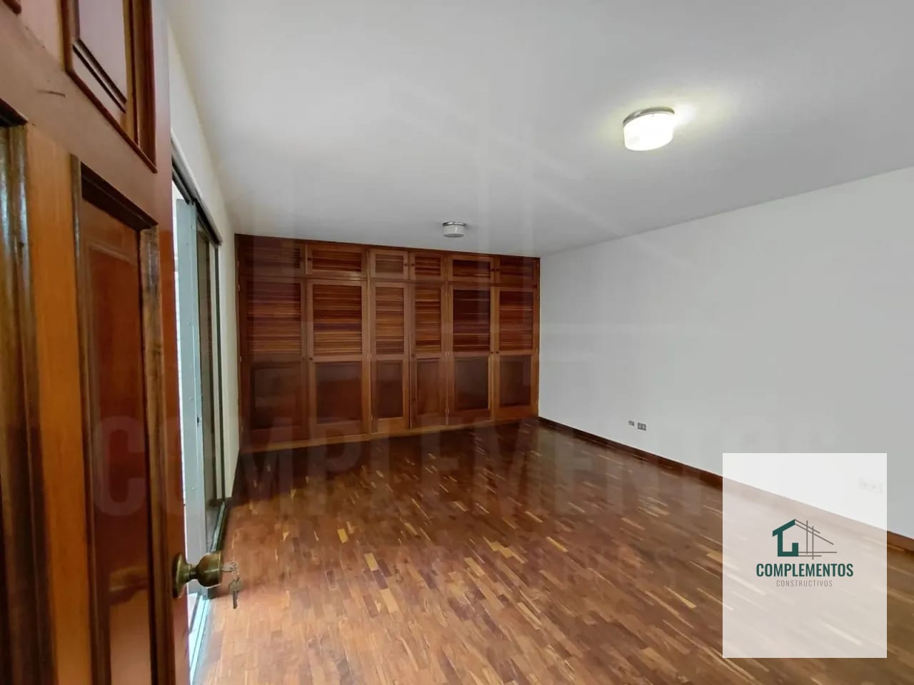 Casa en Renta zona 4, 5 hab. 400 m² — Casa en Alquiler en Zona 4, Guatemala, Ciudad — foto 2 de 9