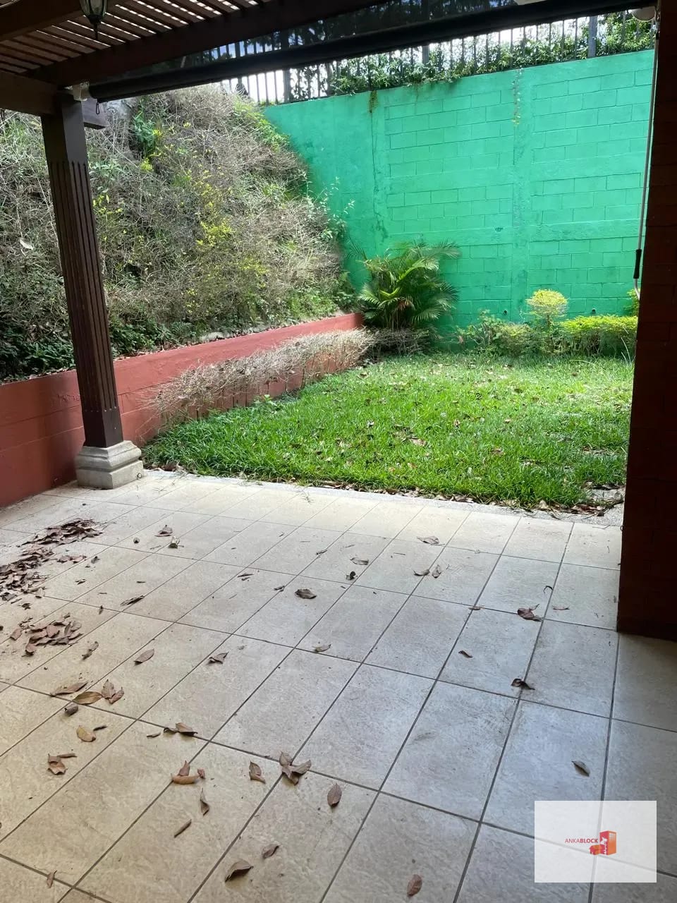 Casa de esquina con jardín - 4 Dormitorios - zona 16 — Casa en Venta en Ensenada de San Isidro, Zona 16, Guatemala, Ciudad — foto 8 de 14