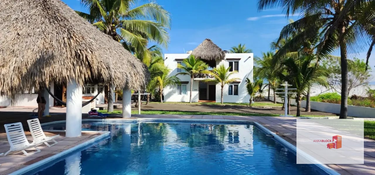 Monterrico - a puerta cerrada — Casa en Venta en Monterrico, Santa Rosa — foto 3 de 9