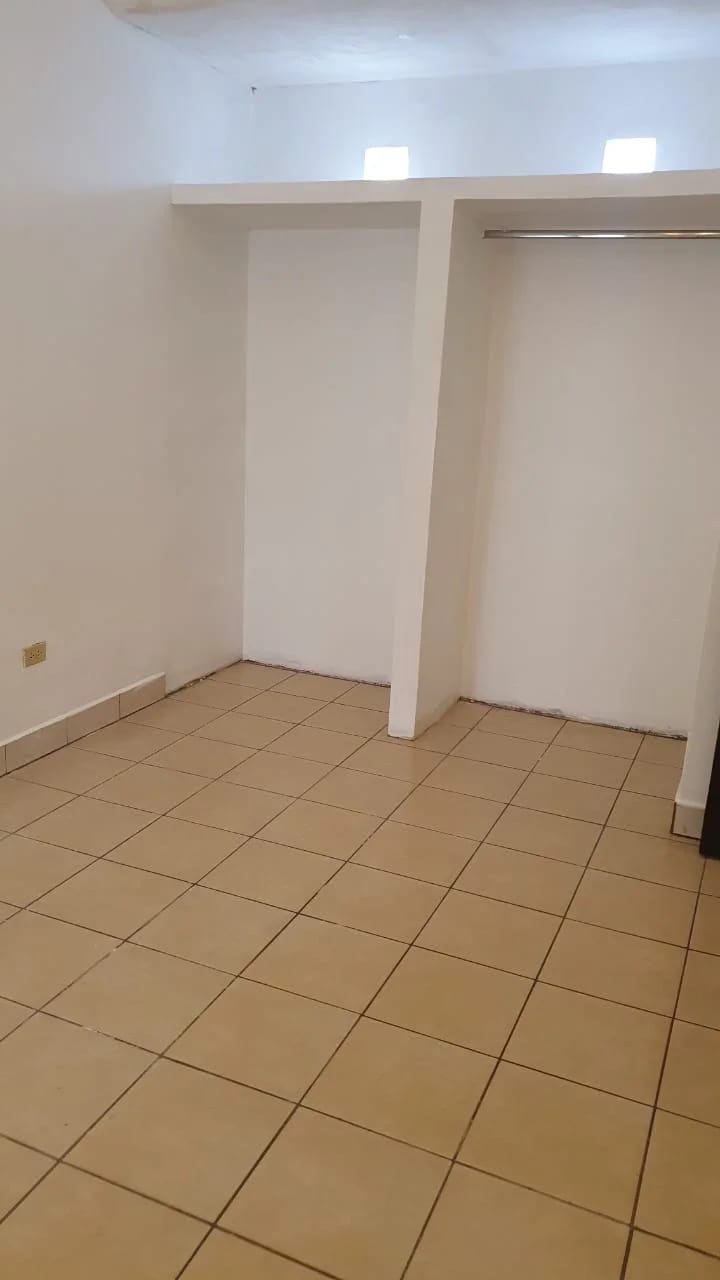 CASA EN VENTA EN ZONA 16 JARDINES DE SAN ISIDRO — Casa en Venta en Jardines de San Isidro, Zona 16, Guatemala, Ciudad — foto 5 de 17