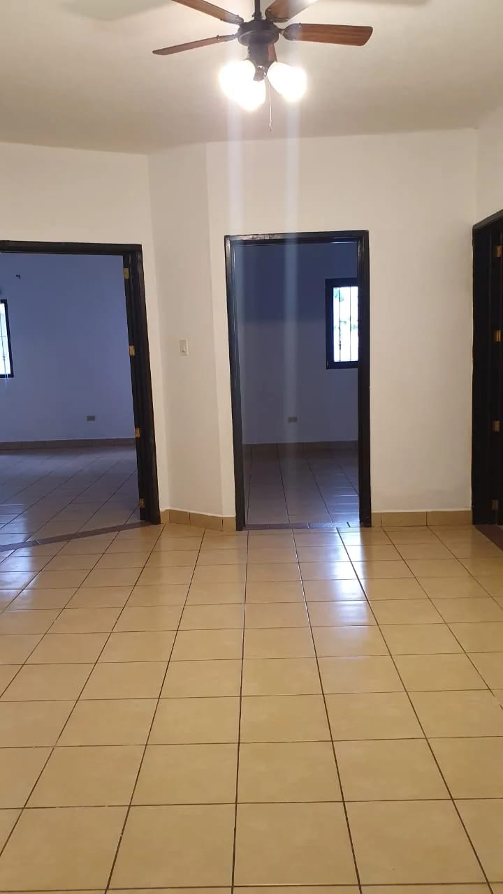 CASA EN VENTA EN ZONA 16 JARDINES DE SAN ISIDRO — Casa en Venta en Jardines de San Isidro, Zona 16, Guatemala, Ciudad — foto 10 de 17
