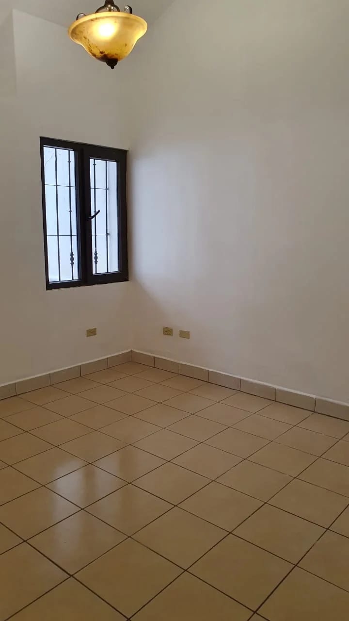 CASA EN VENTA EN ZONA 16 JARDINES DE SAN ISIDRO — Casa en Venta en Jardines de San Isidro, Zona 16, Guatemala, Ciudad — foto 3 de 17