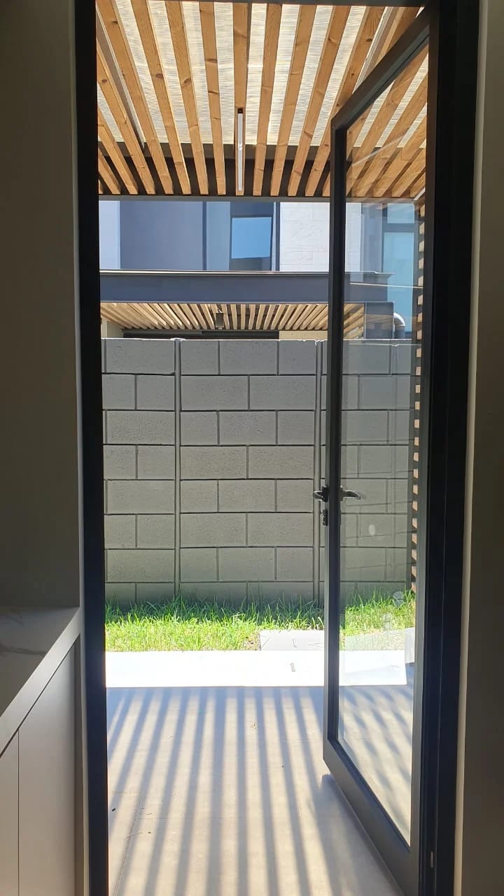 EXCLUSIVAD, TRANQUILIDAD, UBICACIÓN, CASA PARA ESTRENAR EN ALQUILER EN CONDOMINIO ARUNA + 1 — Casa en Alquiler en Carretera a El Salvador, Guatemala, Ciudad — foto 6 de 17